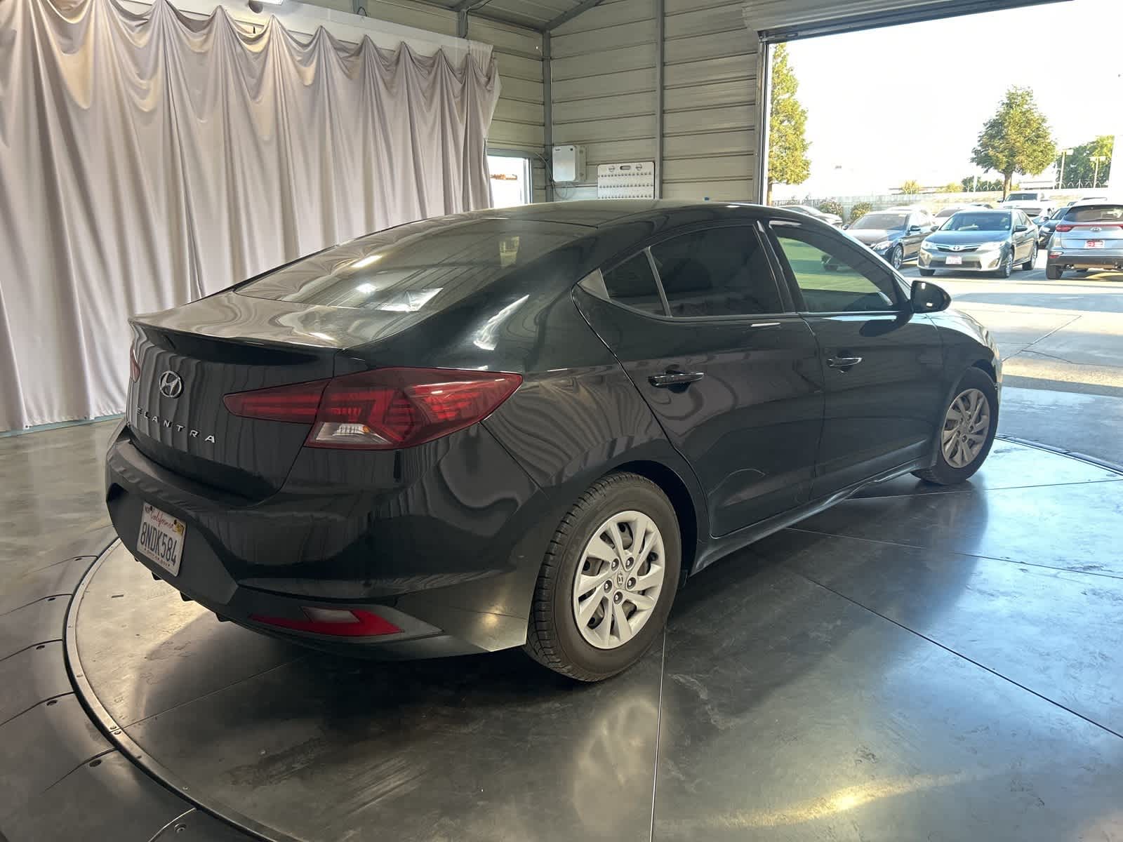 Thumbnail: 2020 Hyundai Elantra - 8