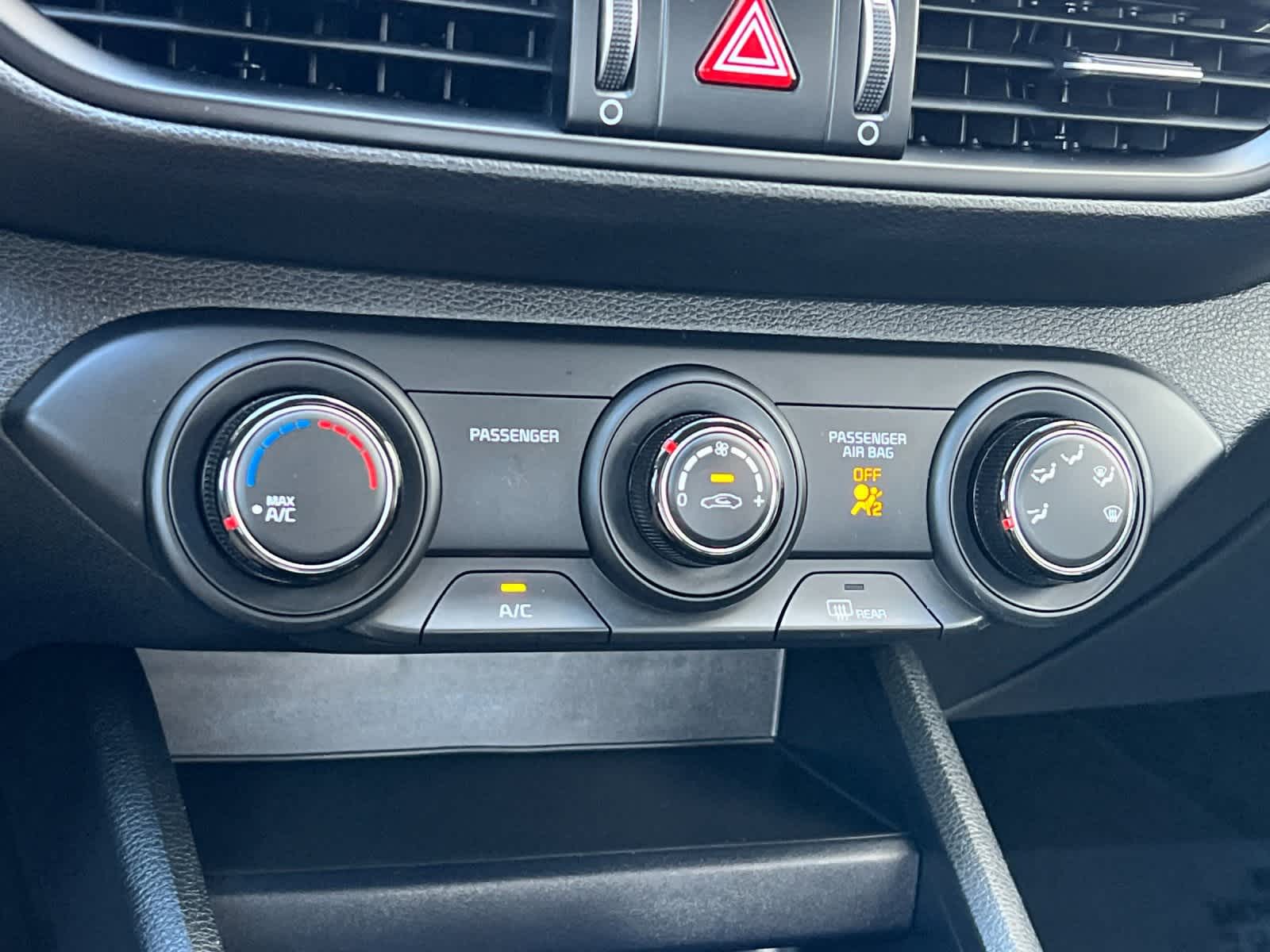 Thumbnail: 2022 Kia Forte - 19