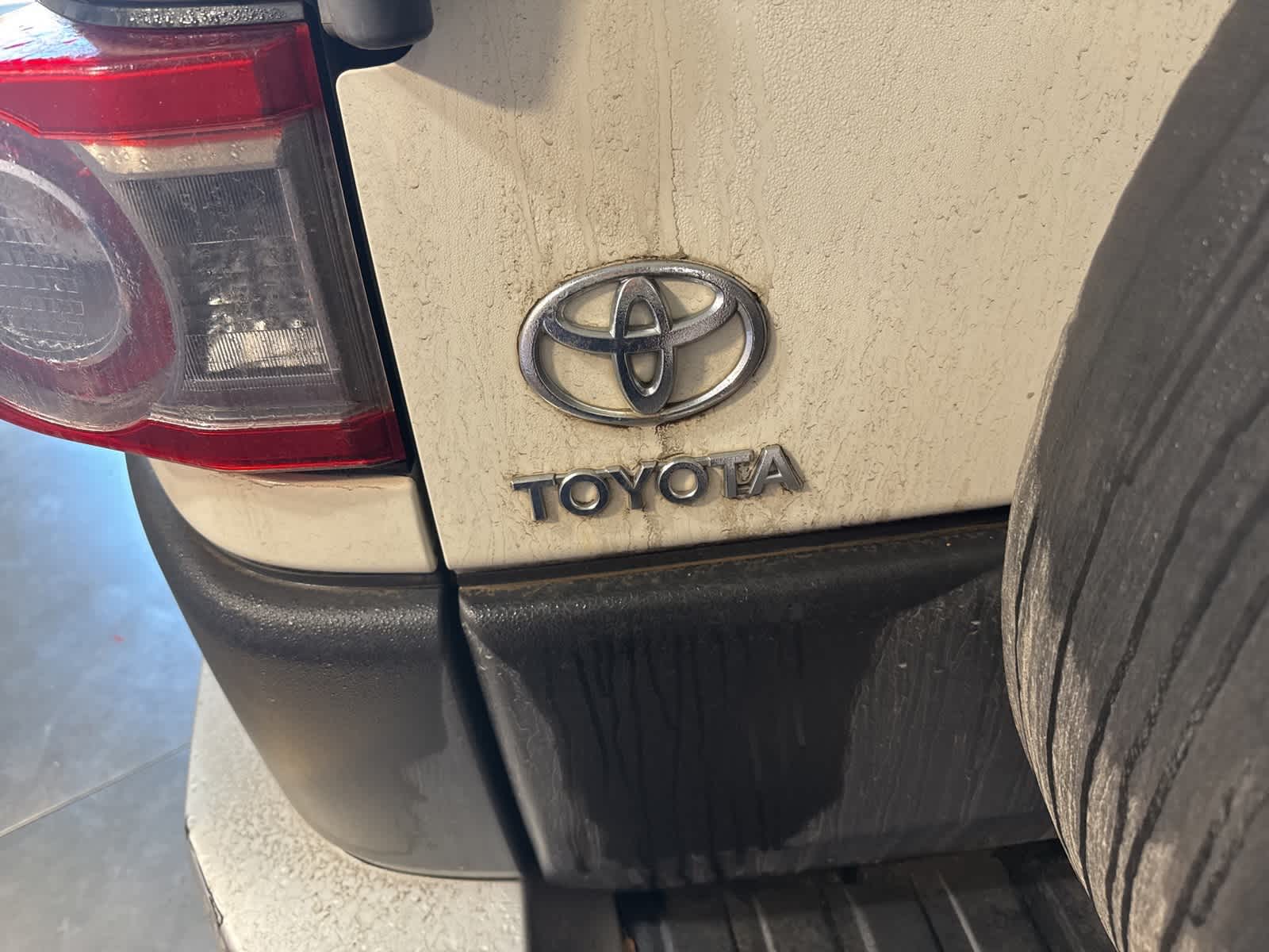 Thumbnail: 2013 Toyota FJ Cruiser - 7