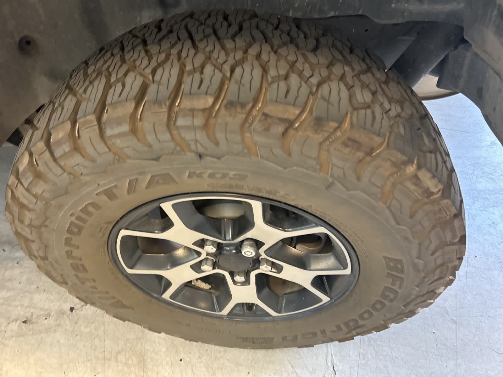 Thumbnail: 2019 Jeep Wrangler - 14