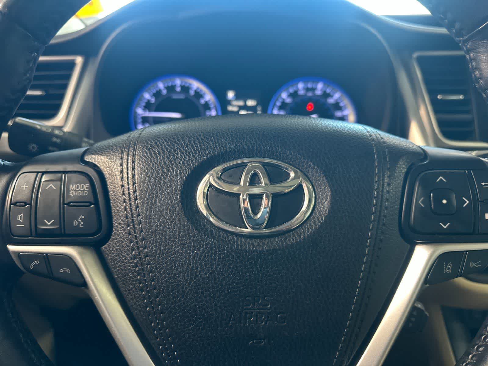 Thumbnail: 2018 Toyota Highlander - 24