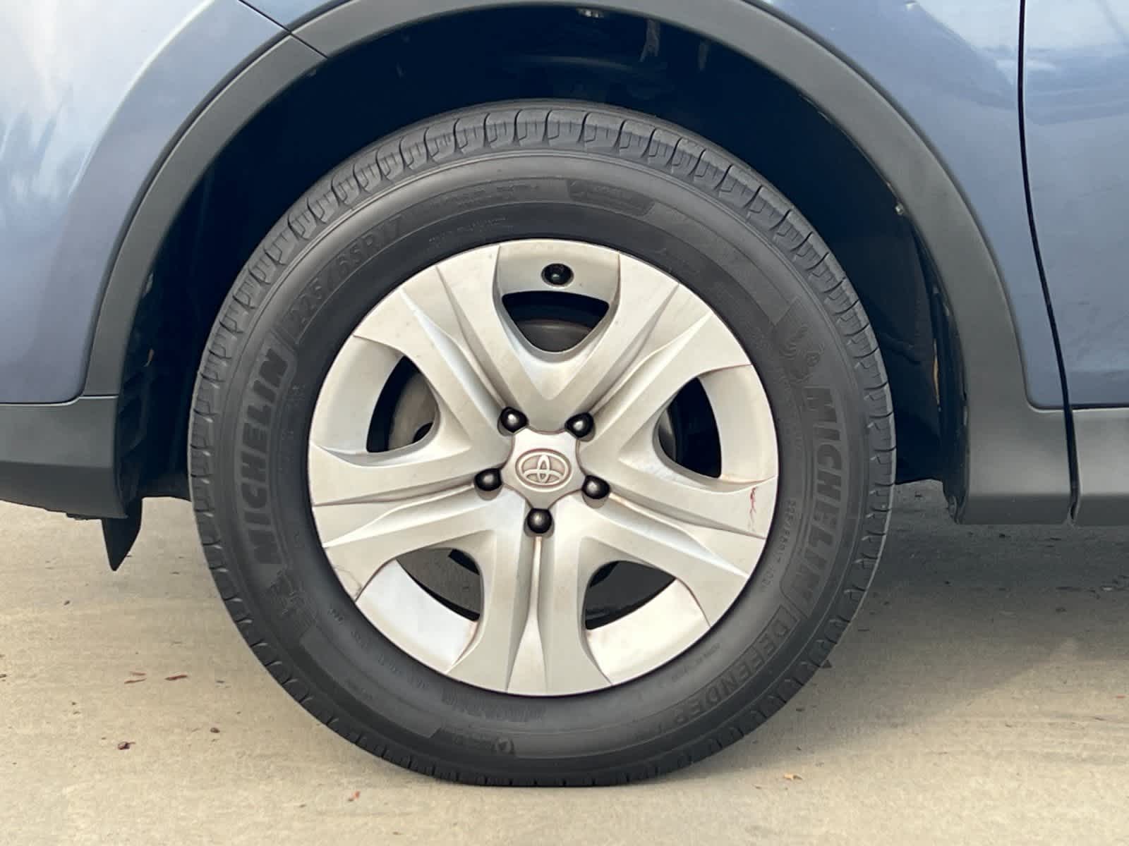 Thumbnail: 2013 Toyota RAV4 - 25