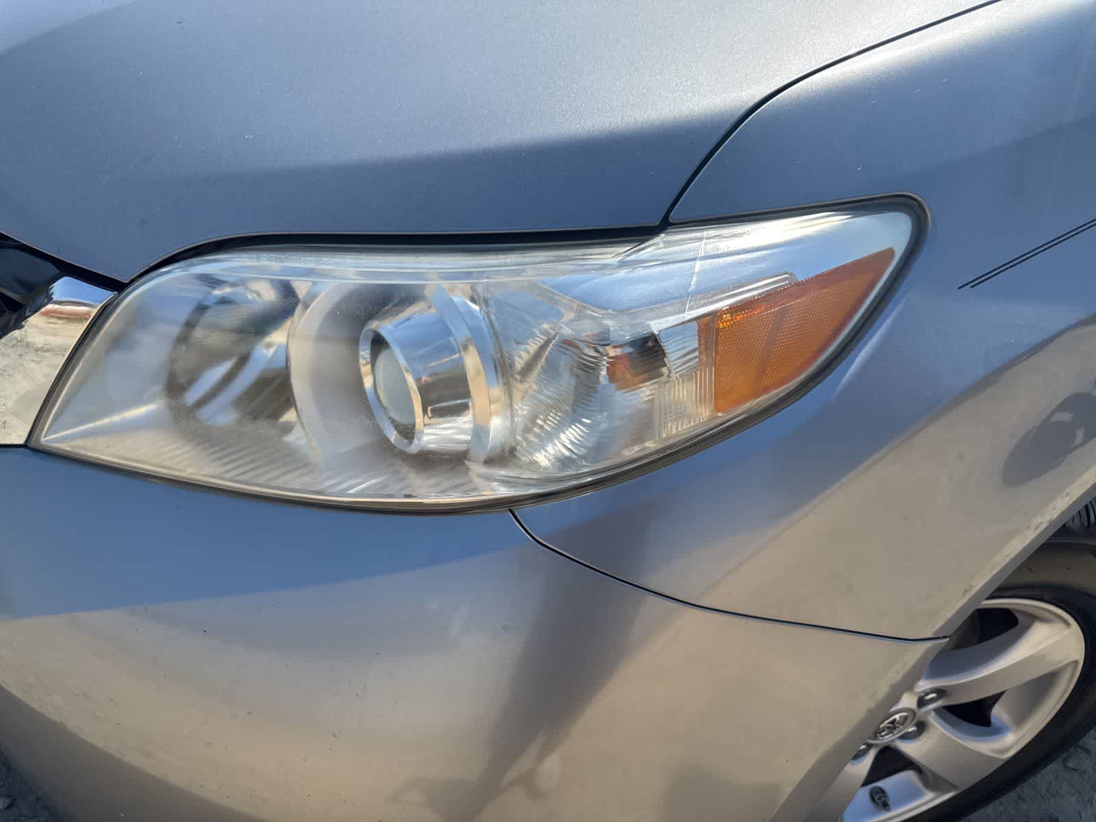 Thumbnail: 2012 Toyota Sienna - 9