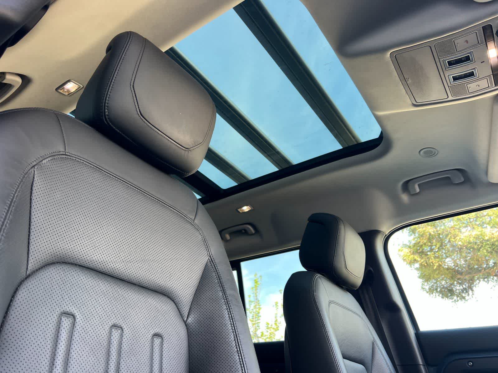 Thumbnail: 2020 Land Rover Defender - 19