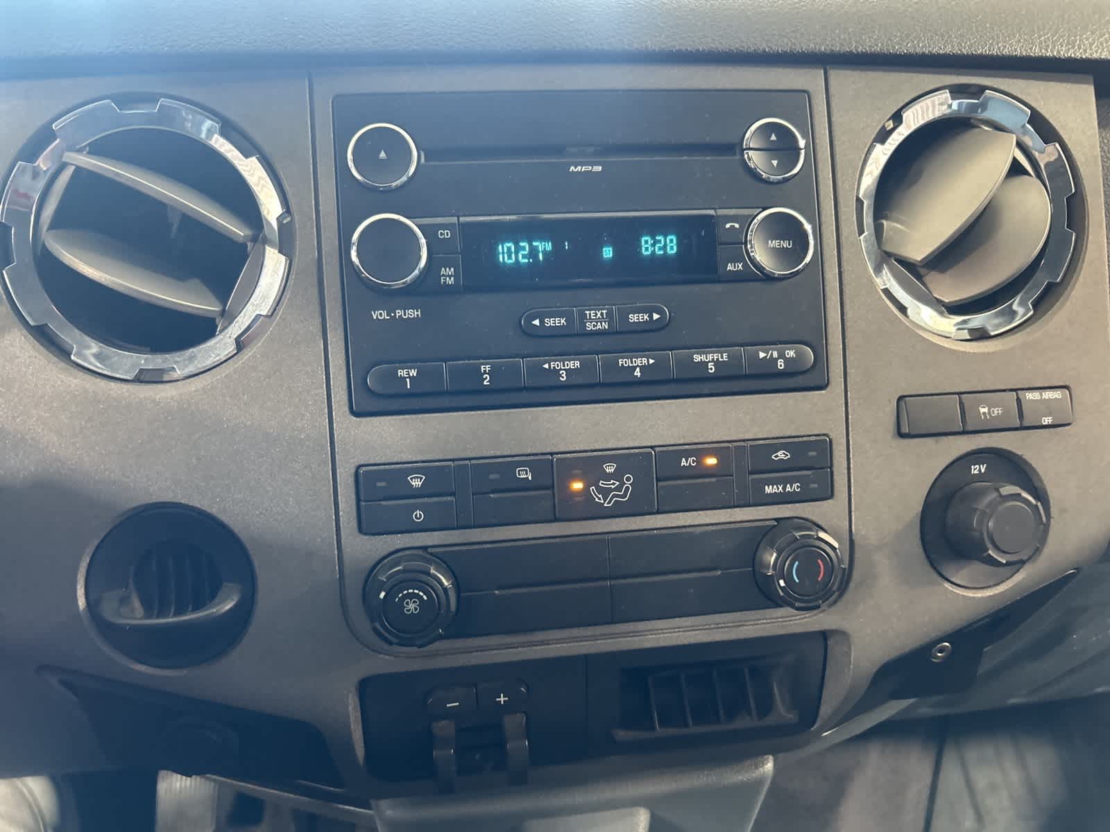 2011 Ford F-250  24