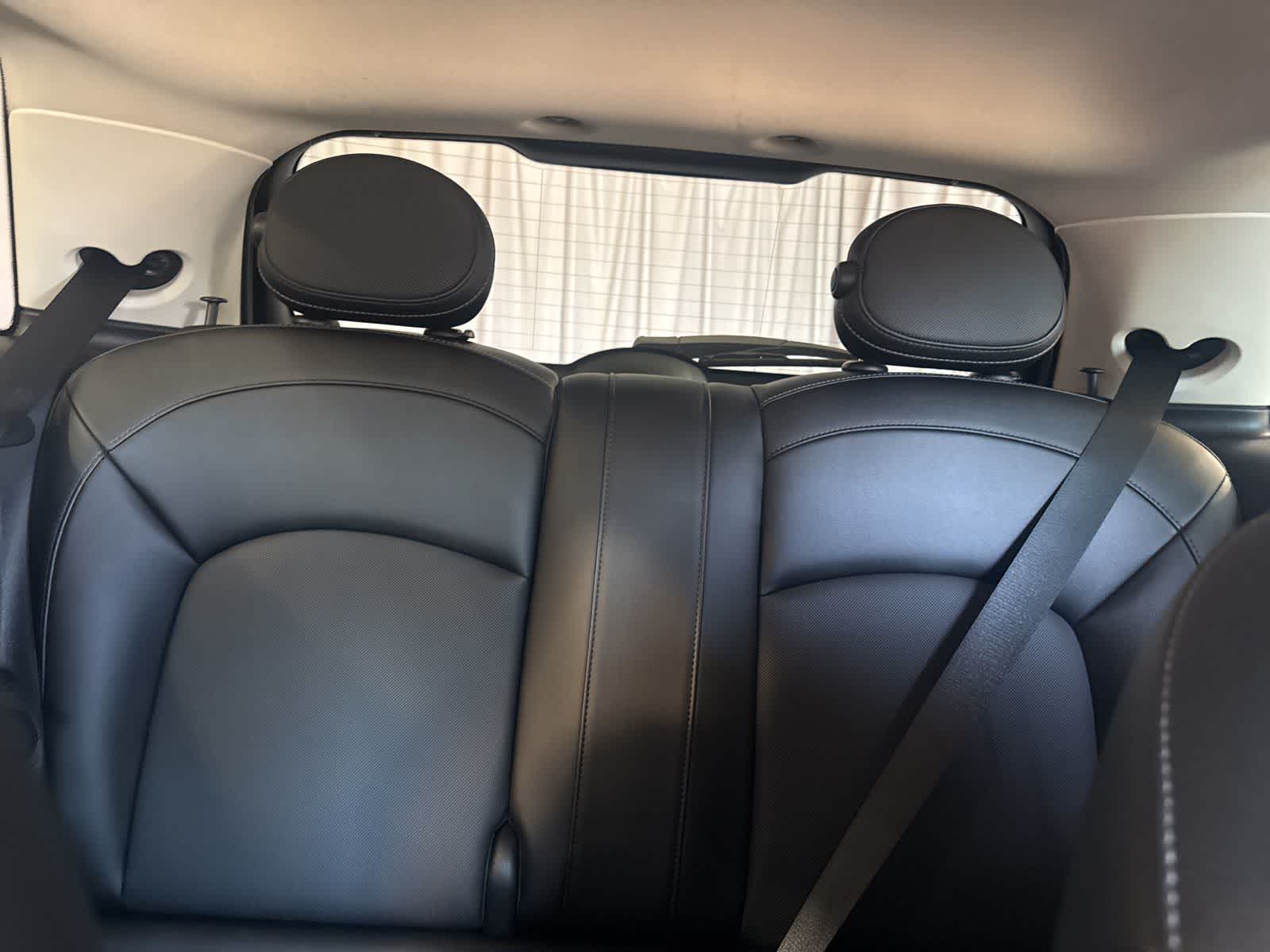 Thumbnail: 2016 MINI Cooper Hardtop - 18