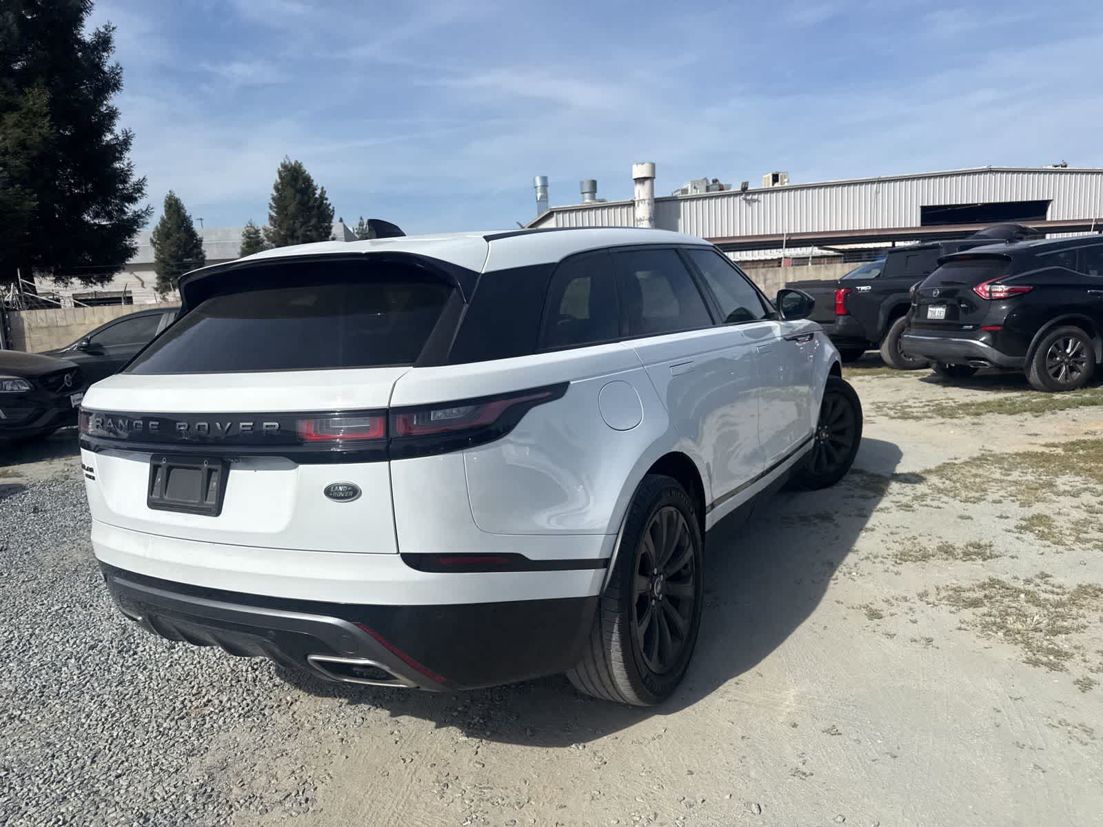 2018 Land Rover Range Rover Velar P380 SE R-Dynamic photo 4
