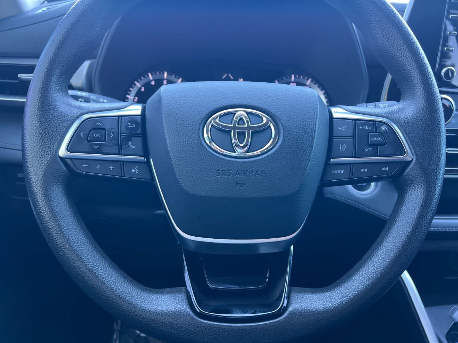 Thumbnail: 2021 Toyota Highlander - 25