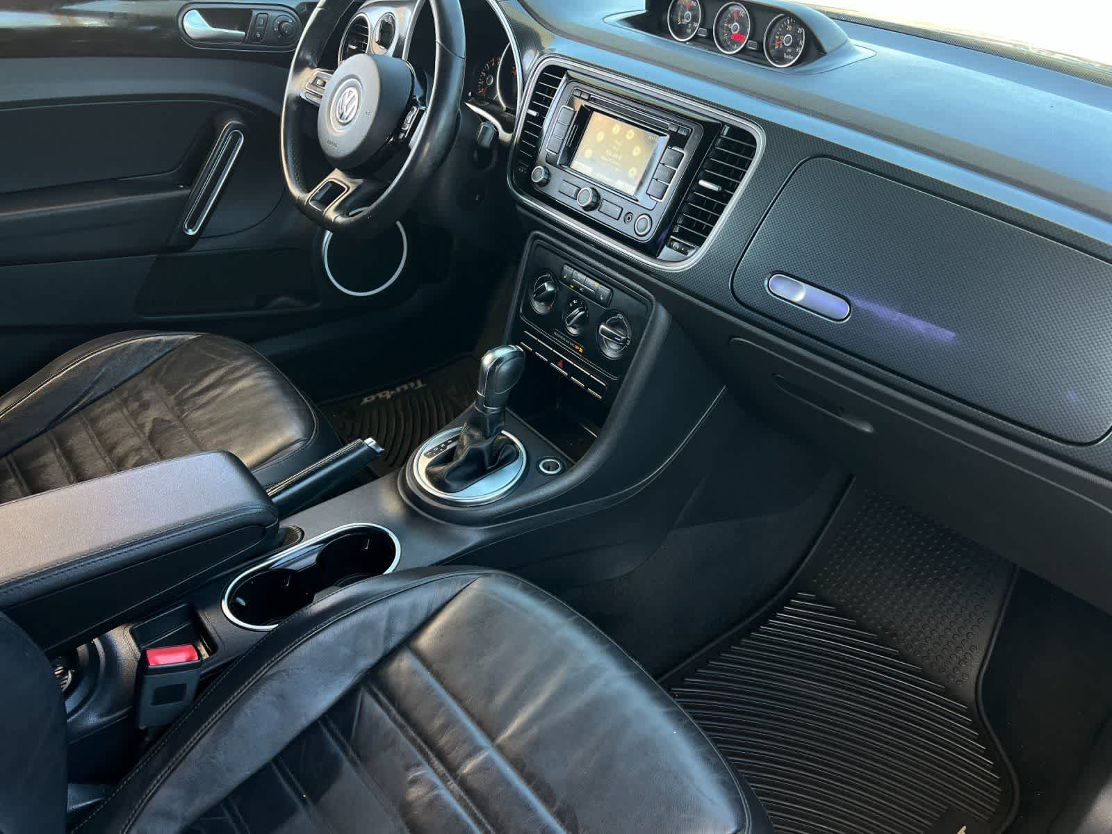 Thumbnail: 2012 Volkswagen Beetle - 16