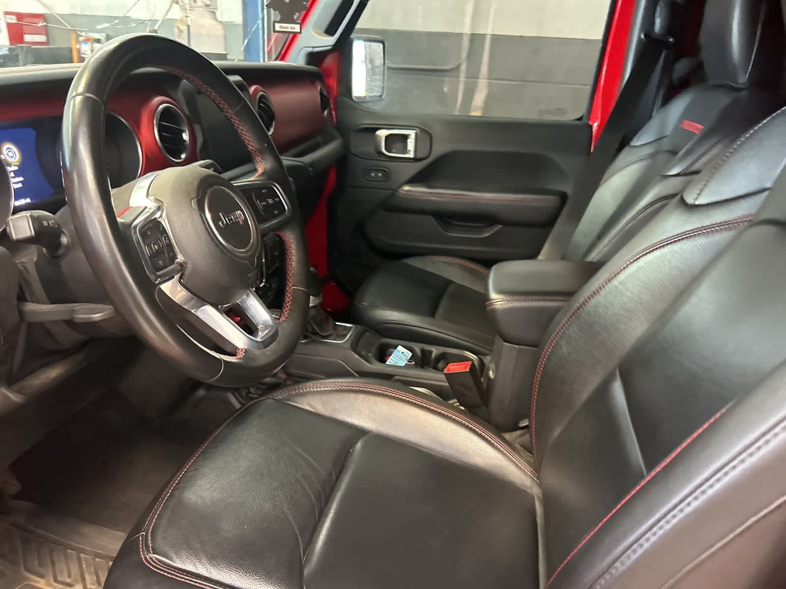 Thumbnail: 2019 Jeep Wrangler - 25