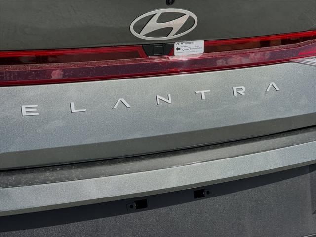 Thumbnail: 2025 Hyundai Elantra - 25