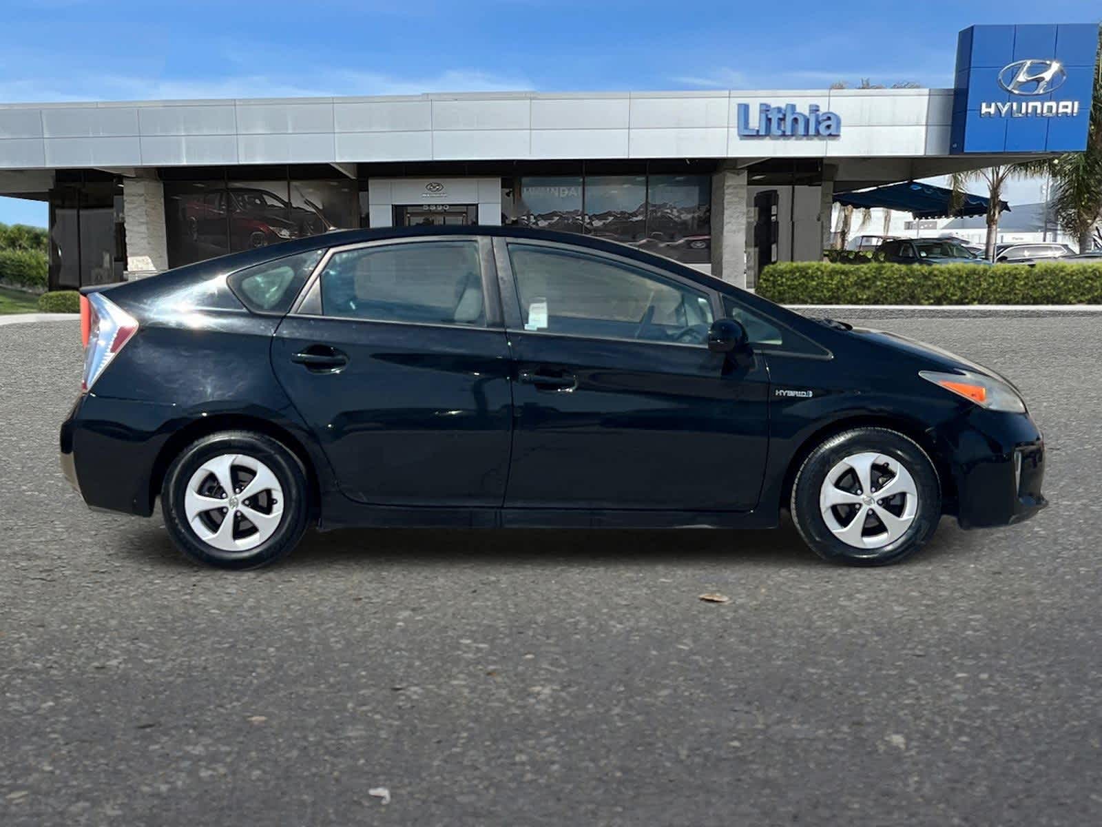 Thumbnail: 2013 Toyota Prius - 8