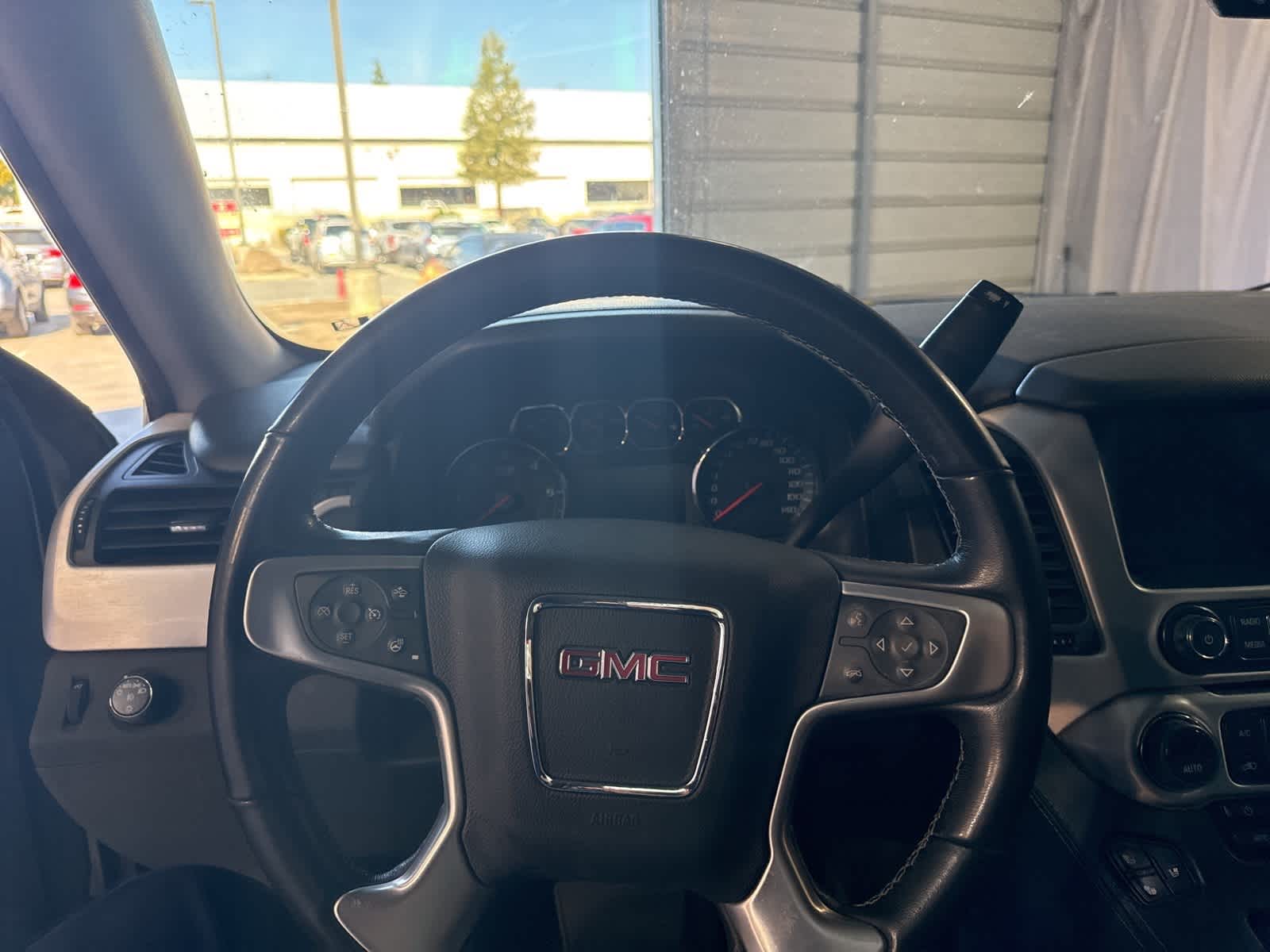 Thumbnail: 2019 GMC Yukon XL - 26