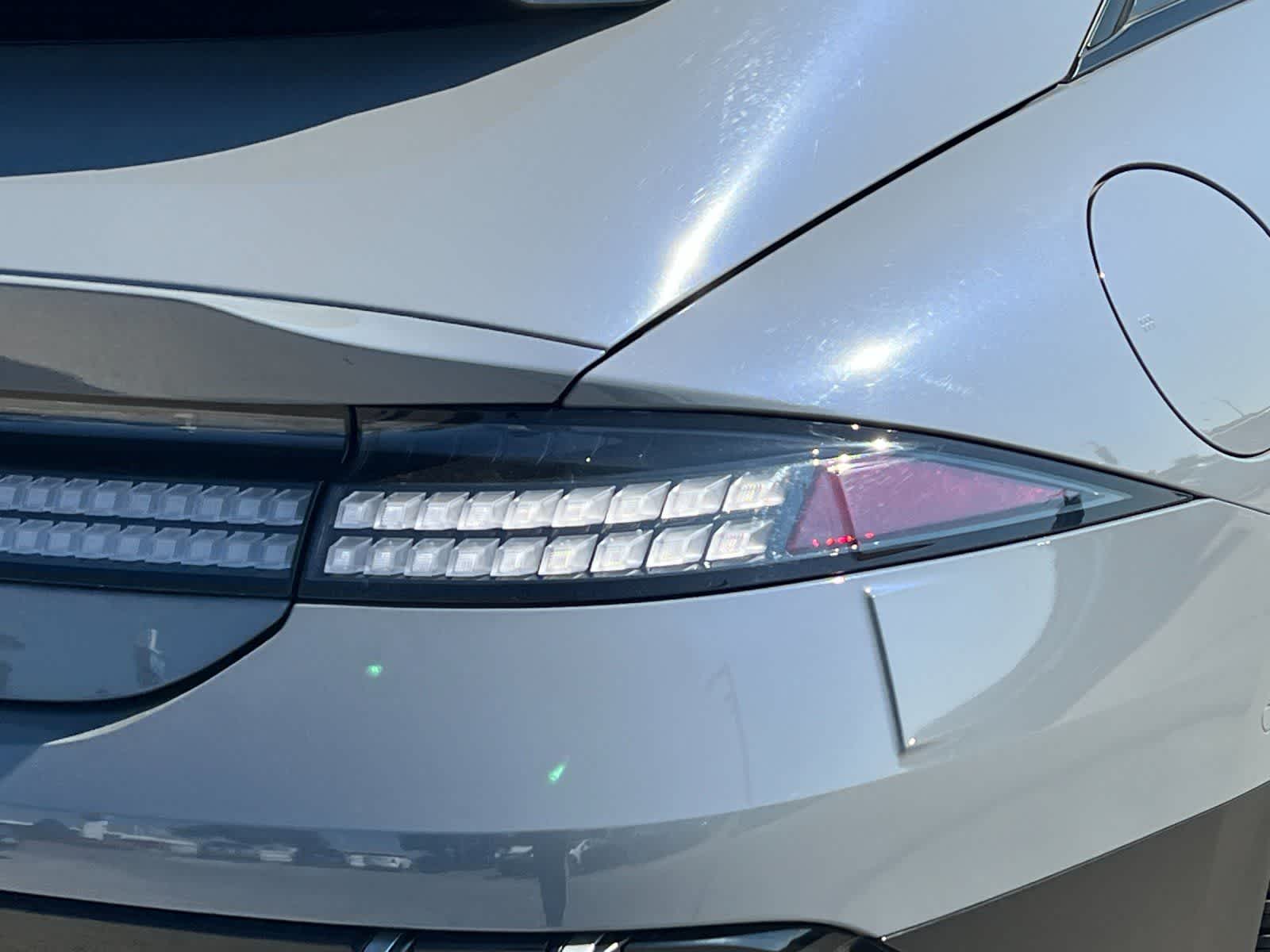 Thumbnail: 2023 Hyundai Ioniq 6 - 27