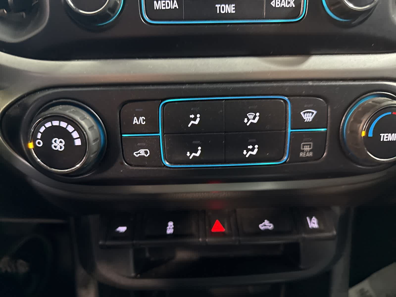 Thumbnail: 2018 Chevrolet Colorado - 23