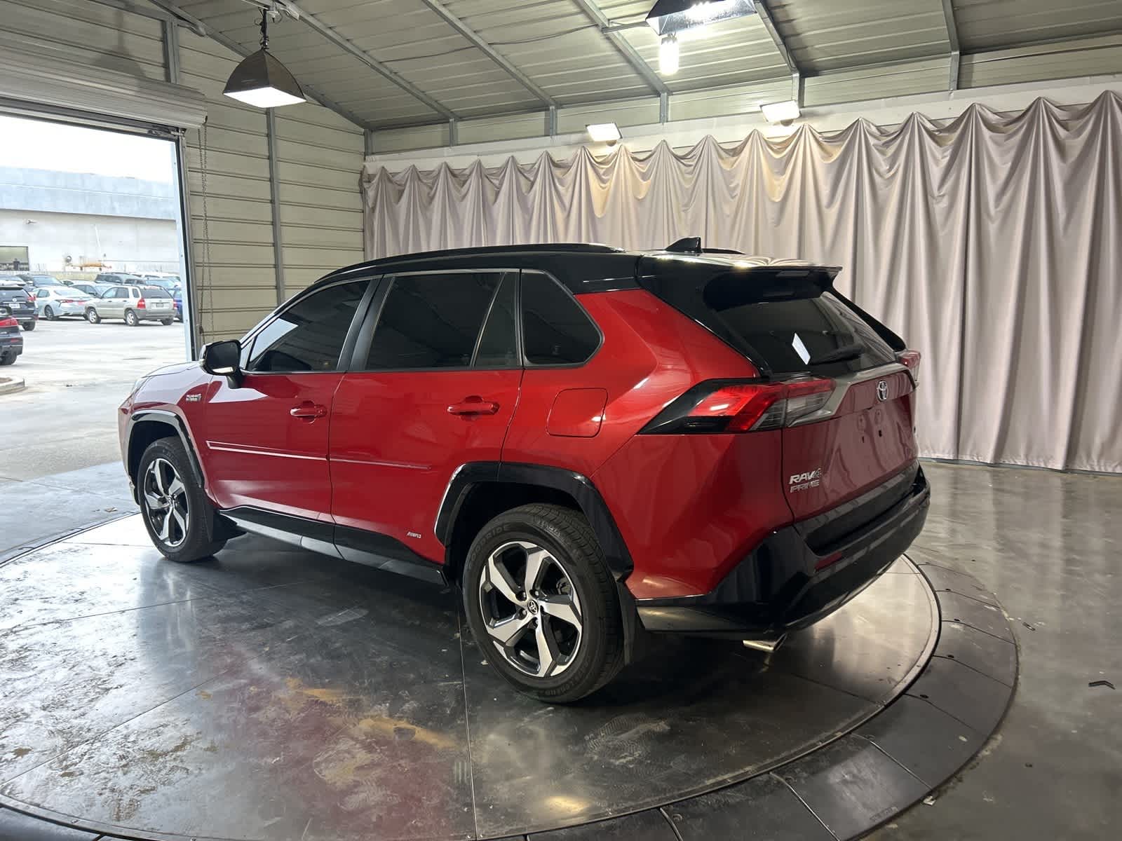 Thumbnail: 2021 Toyota RAV4 - 15