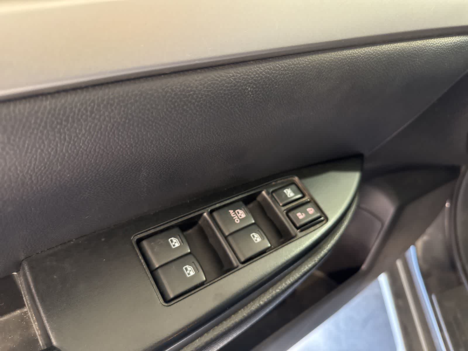 Thumbnail: 2013 Subaru Outback - 16