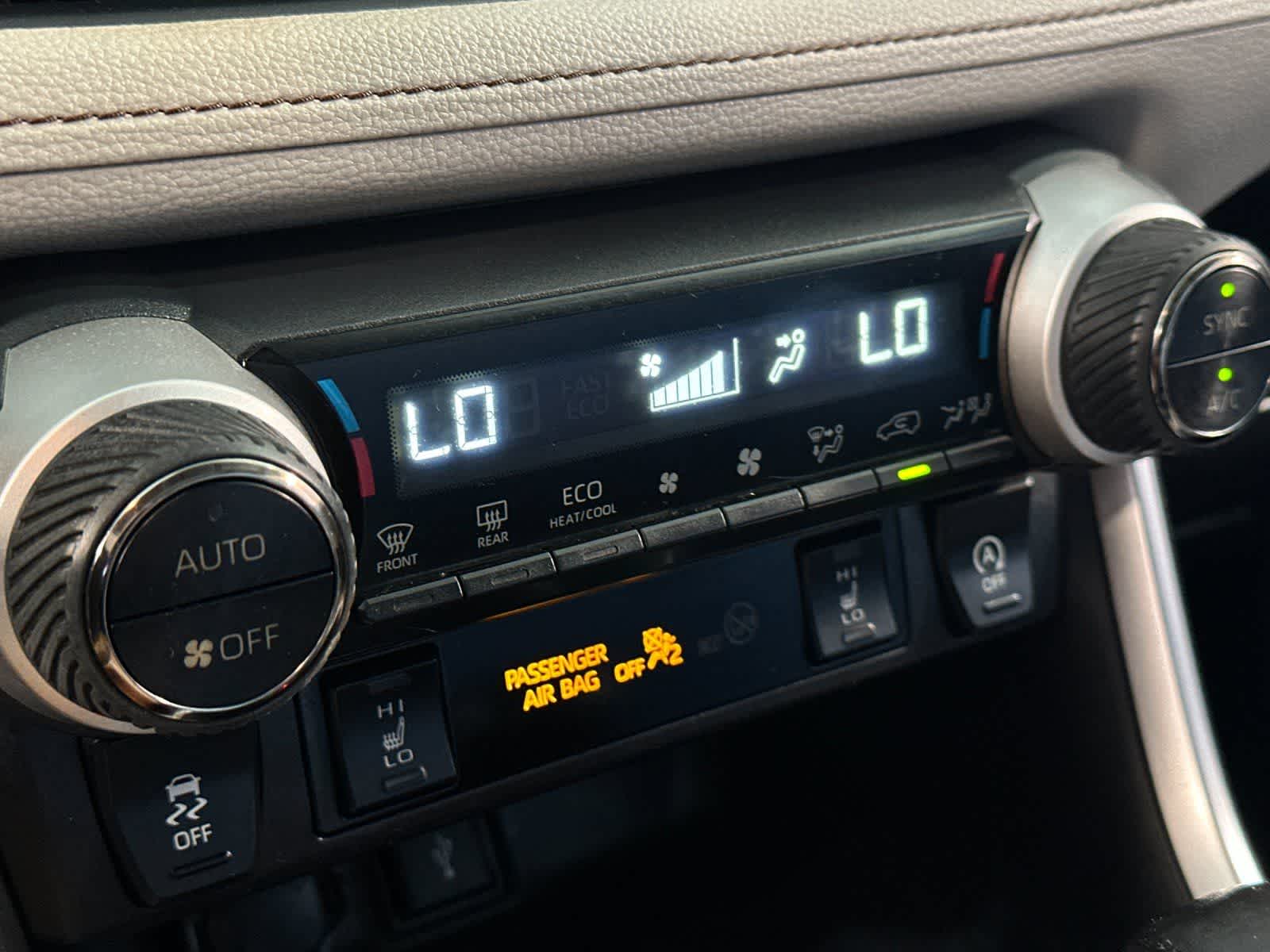 Thumbnail: 2020 Toyota RAV4 - 24