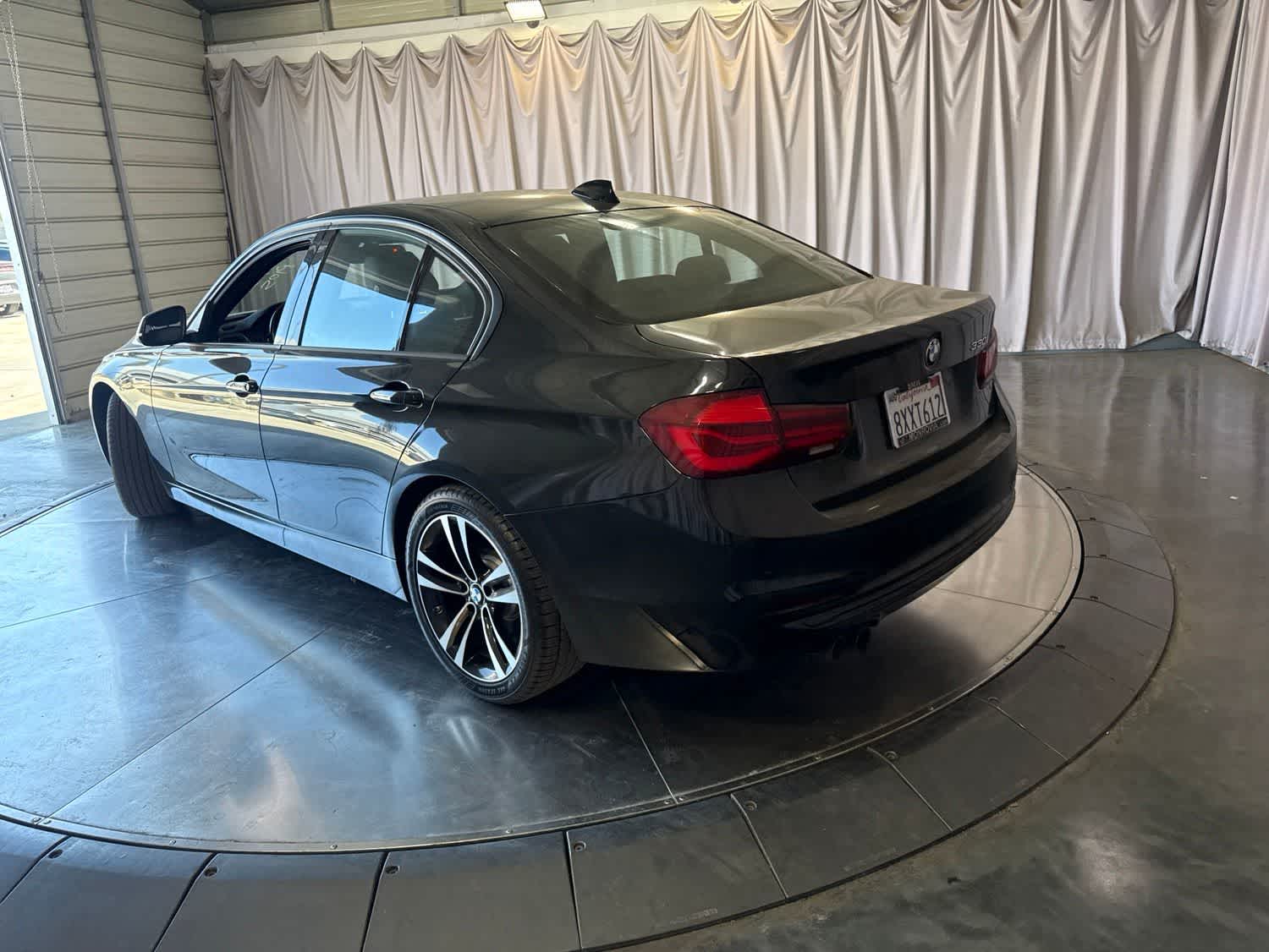 Thumbnail: 2018 BMW 3 Series - 4