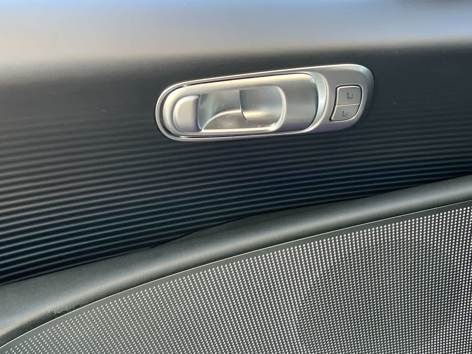 Thumbnail: 2023 Hyundai Ioniq 6 - 13