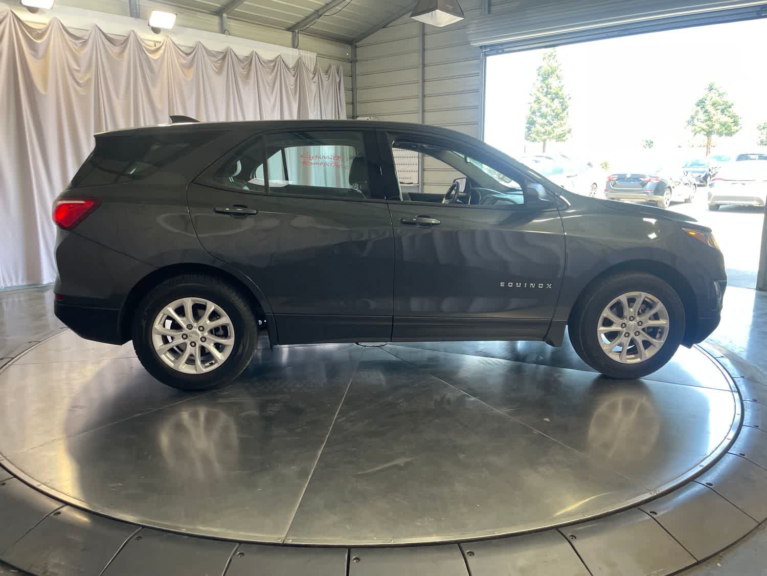 Thumbnail: 2019 Chevrolet Equinox - 3