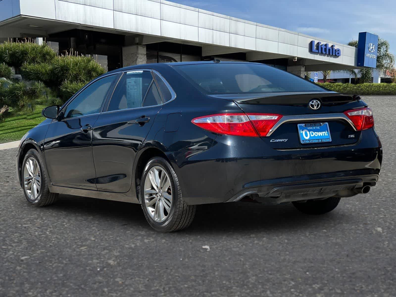 2015 Toyota Camry SE photo 6
