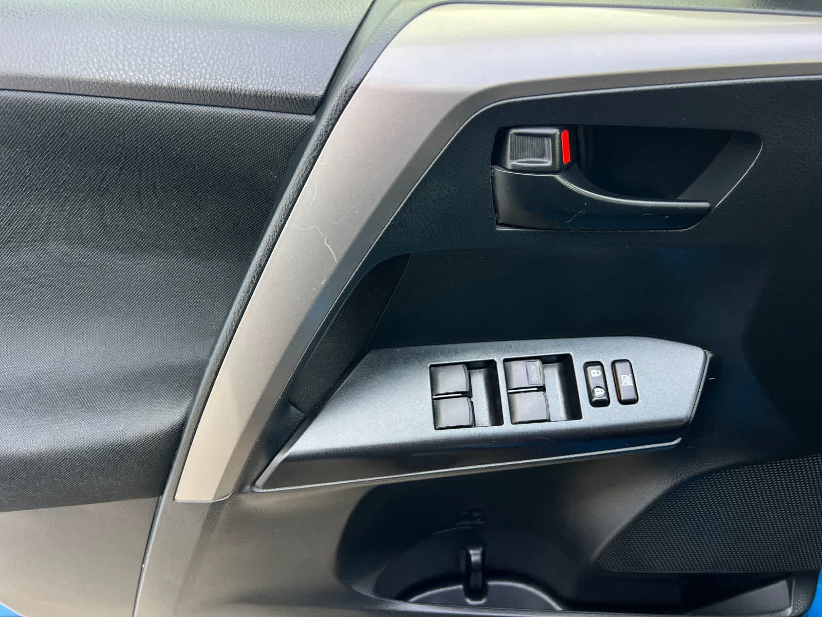 Thumbnail: 2017 Toyota RAV4 - 13