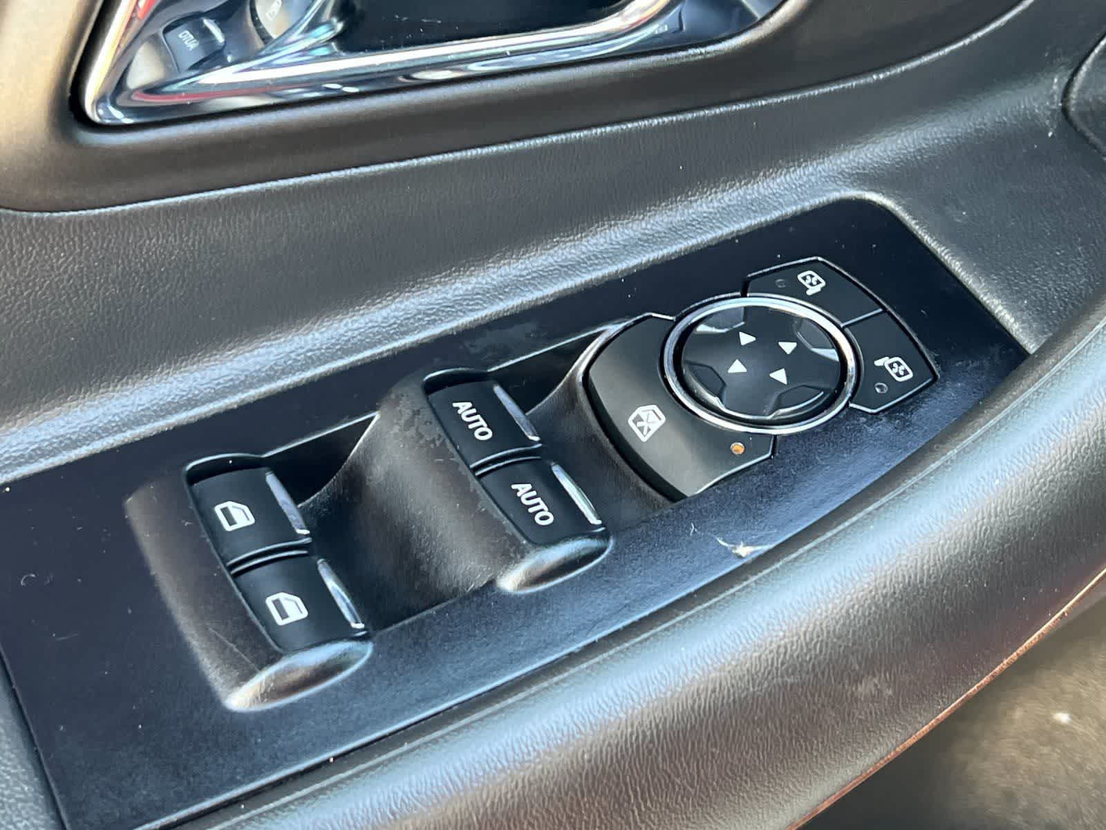 Thumbnail: 2018 Ford Taurus - 14