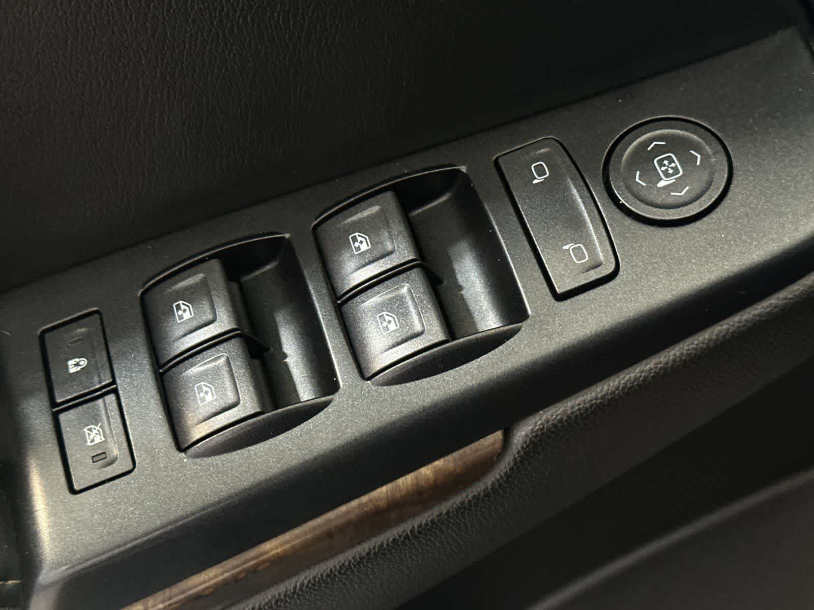 Thumbnail: 2015 Chevrolet Tahoe - 14
