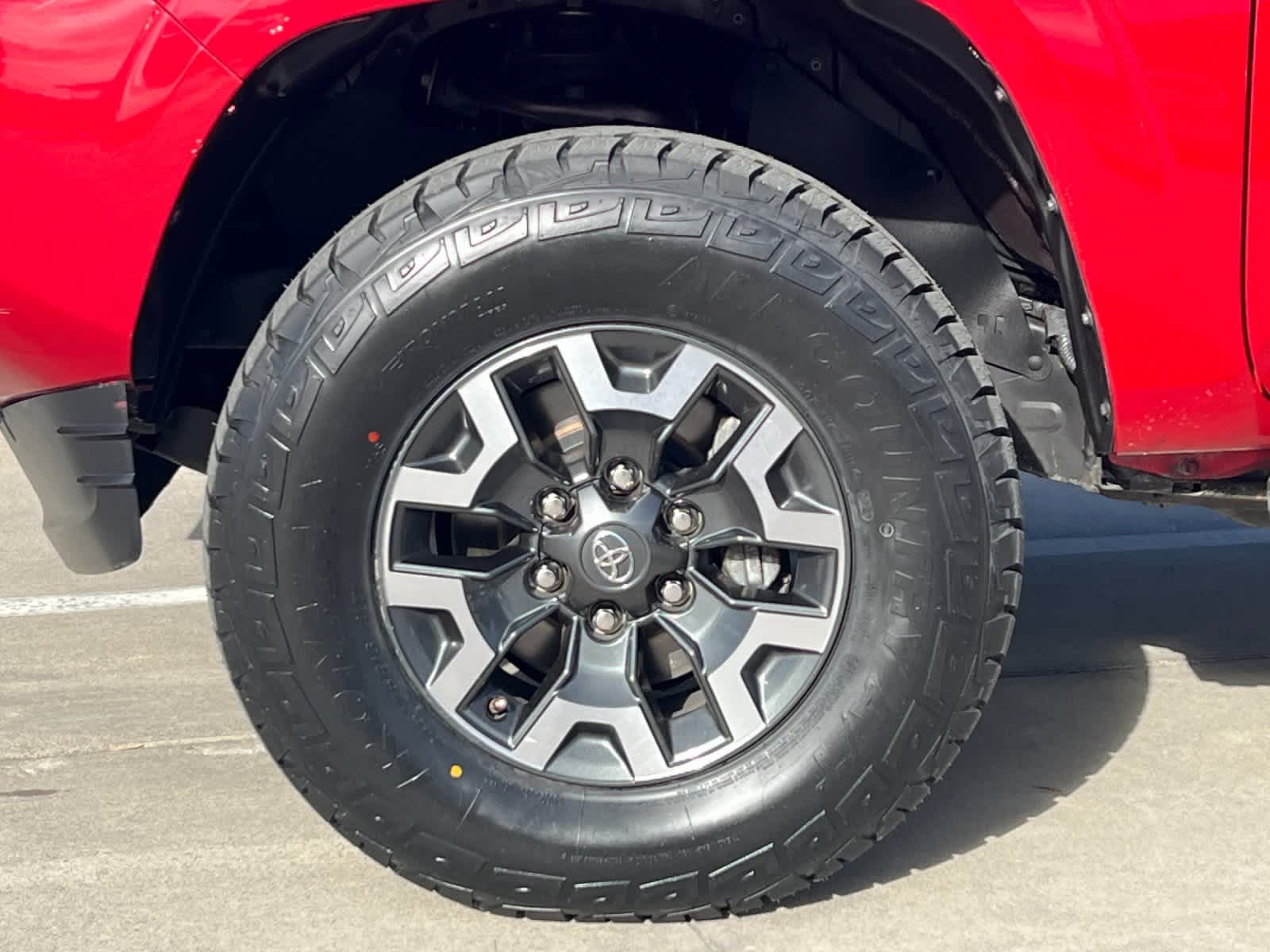 Thumbnail: 2019 Toyota Tacoma - 25