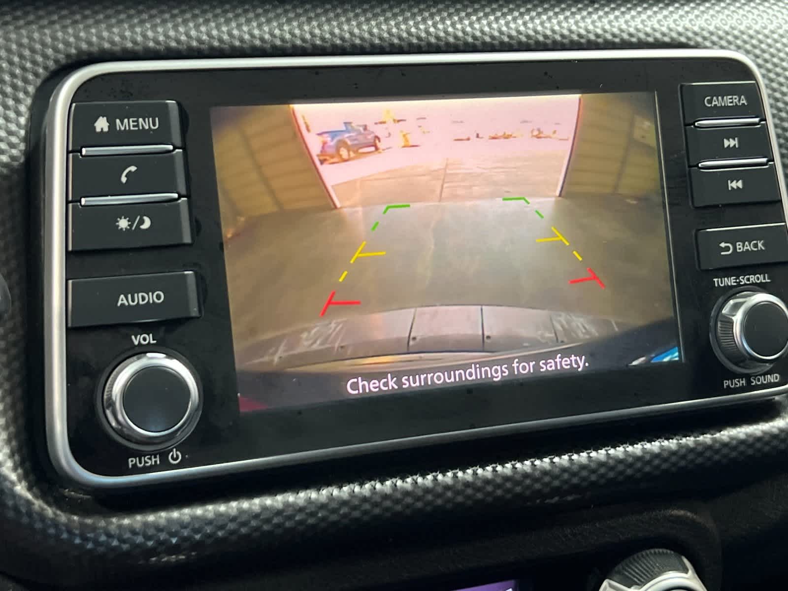 Thumbnail: 2019 Nissan Kicks - 19