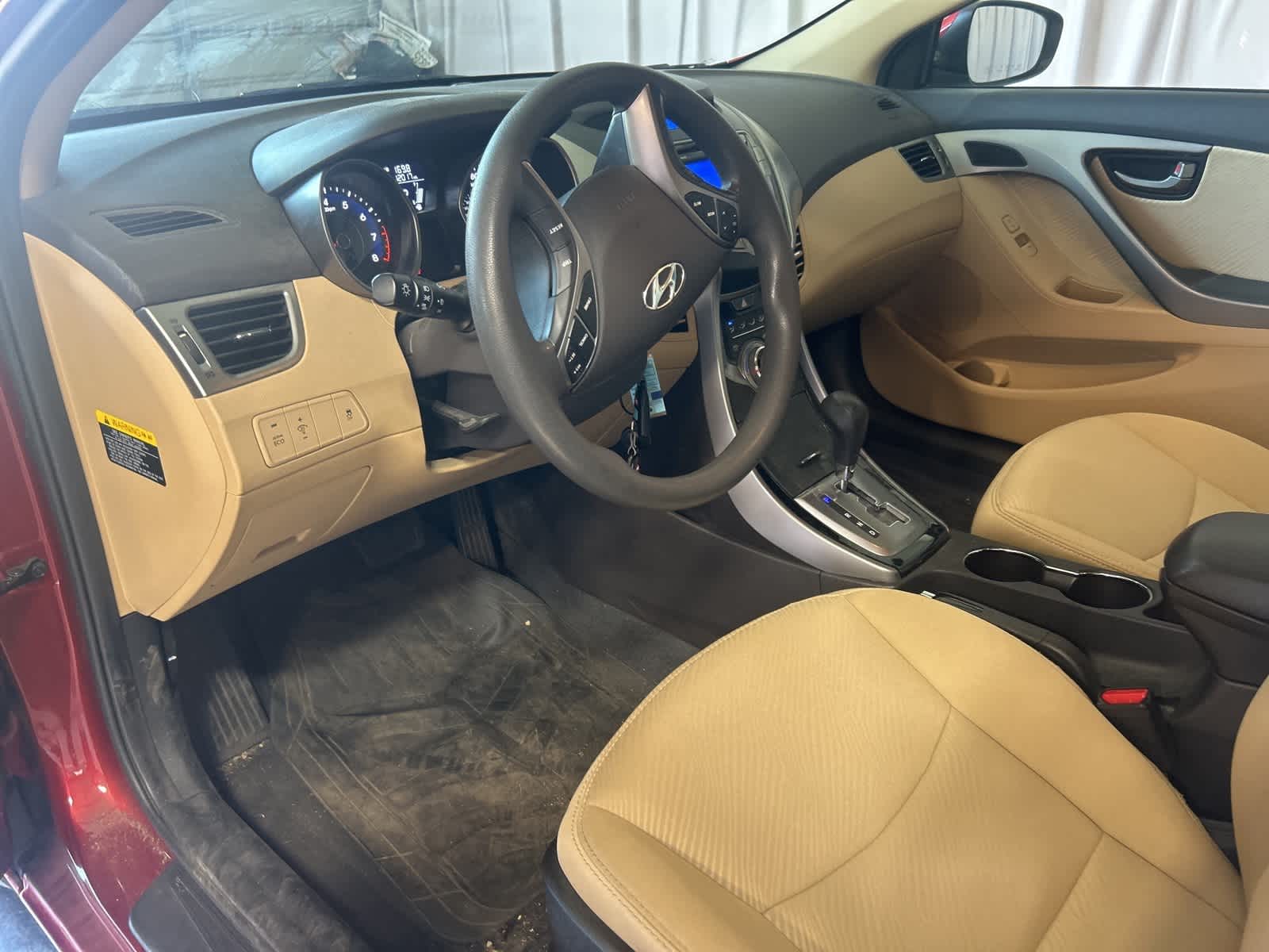 Thumbnail: 2013 Hyundai Elantra - 23