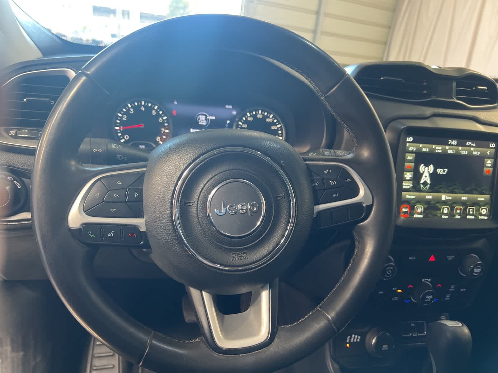 Thumbnail: 2018 Jeep Renegade - 27