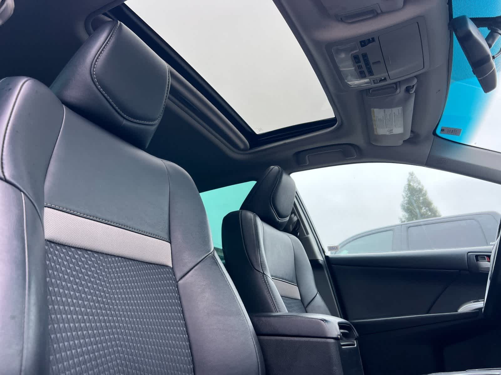 Thumbnail: 2014 Toyota Camry - 17