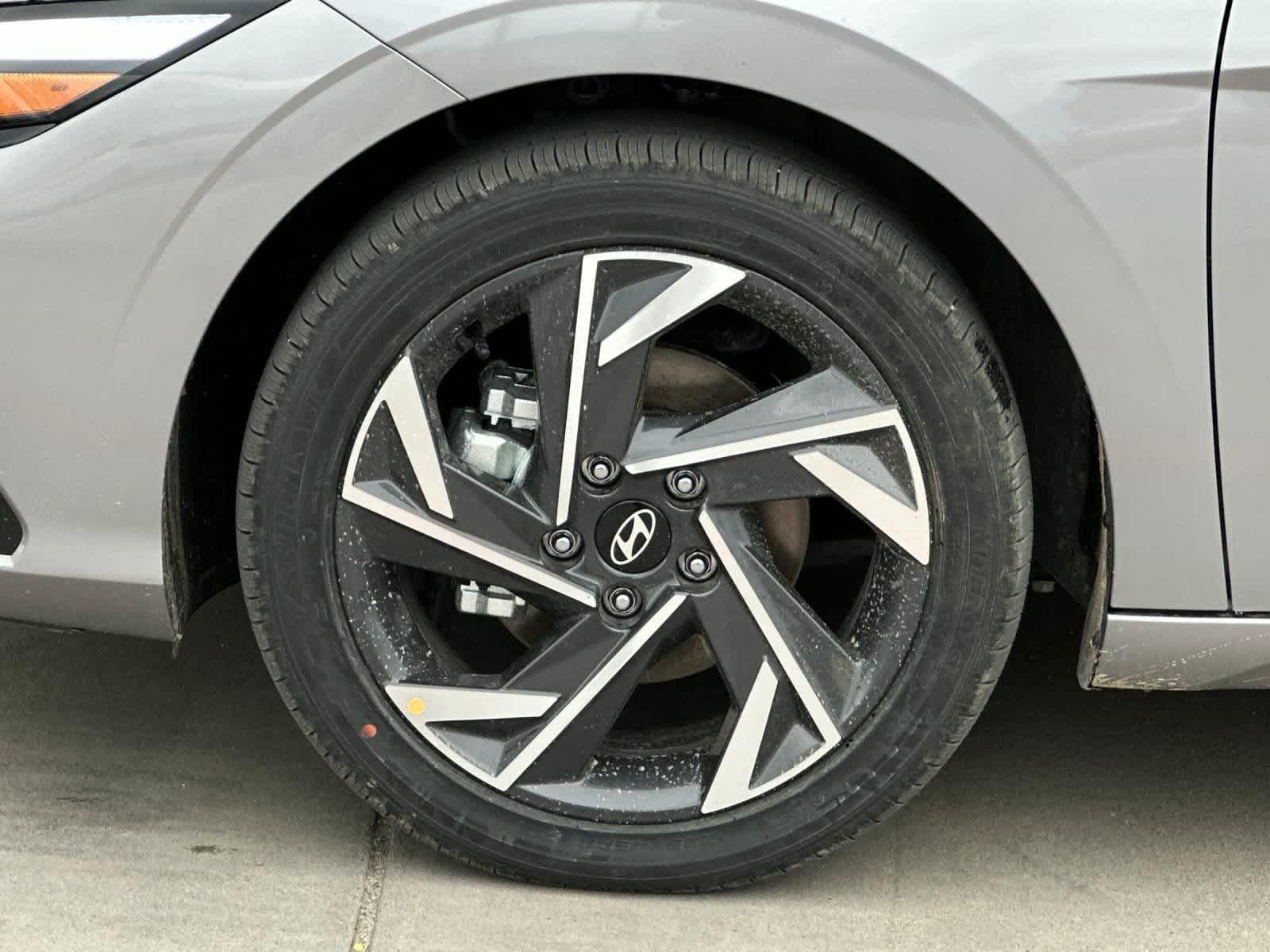 Thumbnail: 2025 Hyundai Elantra - 25