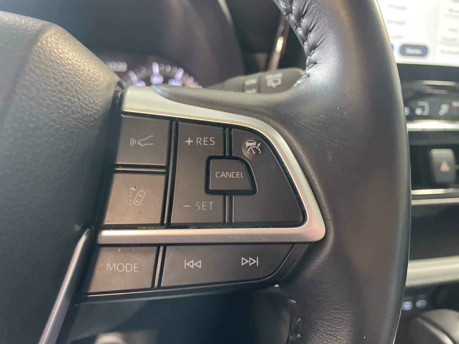 Thumbnail: 2023 Toyota Highlander - 24