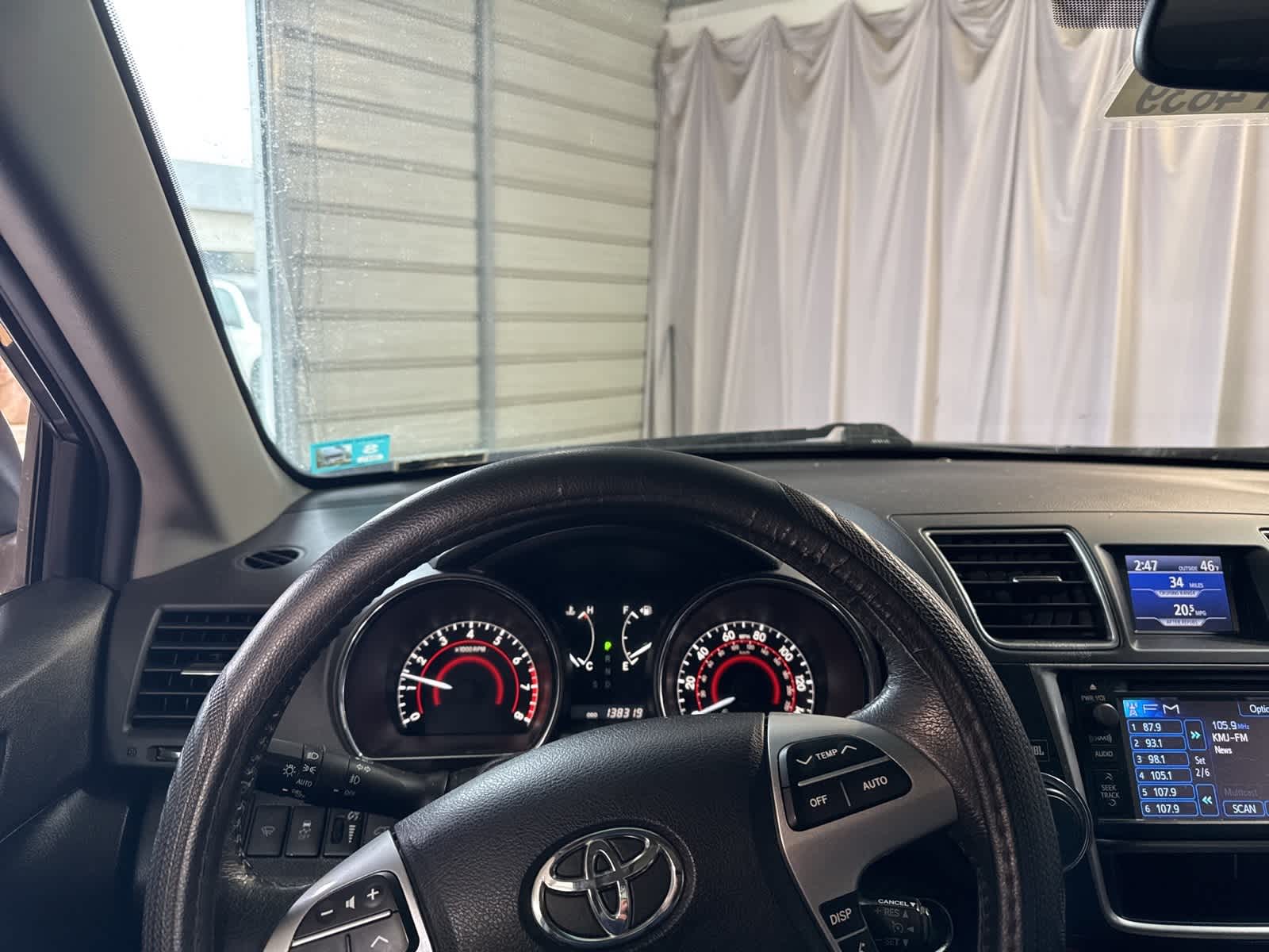 Thumbnail: 2013 Toyota Highlander - 27