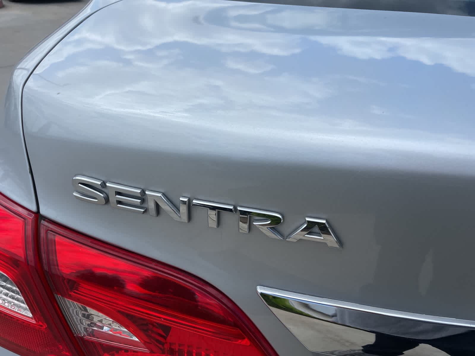 2017 Nissan Sentra S 15