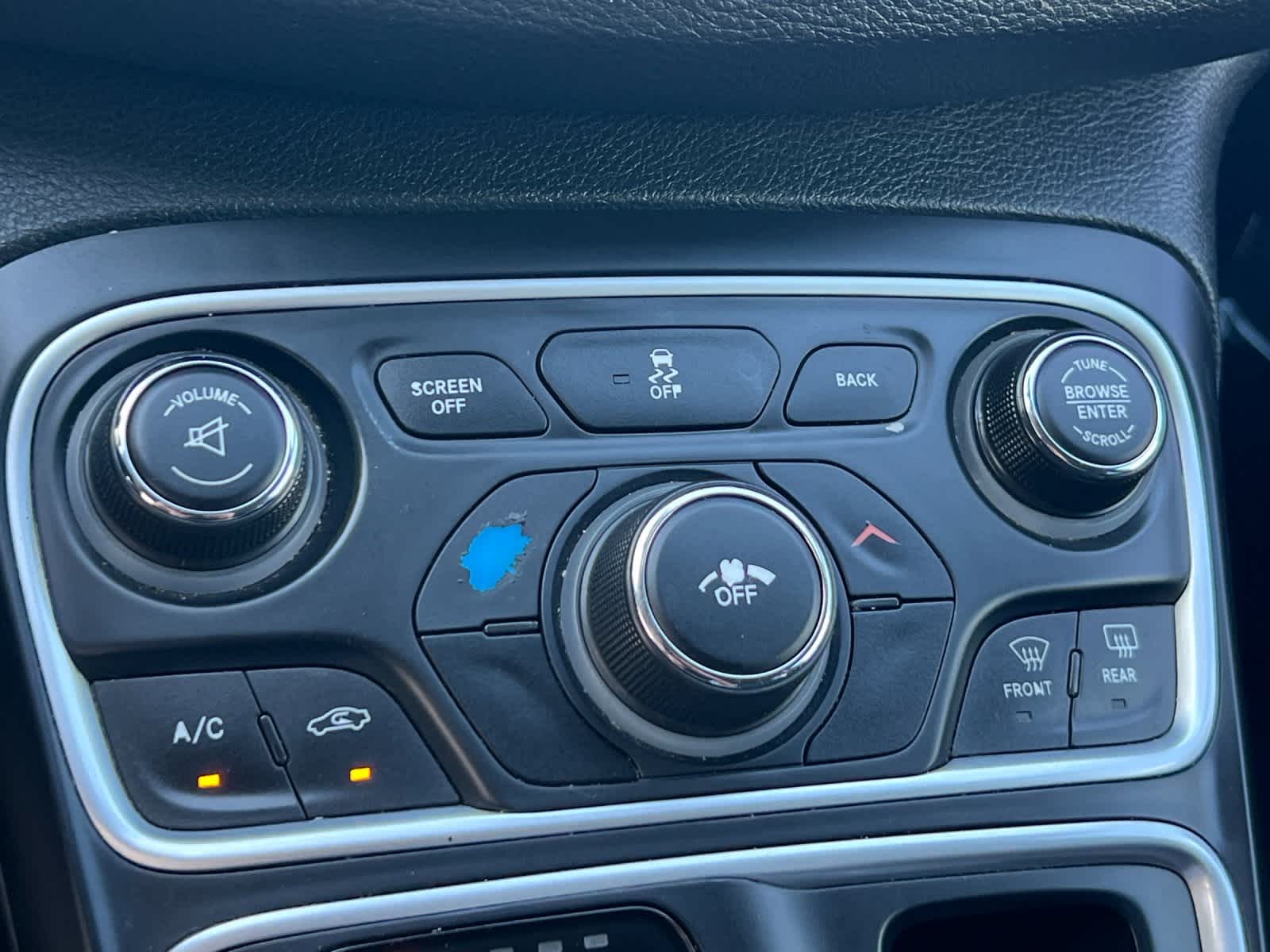 Thumbnail: 2016 Chrysler 200 - 19