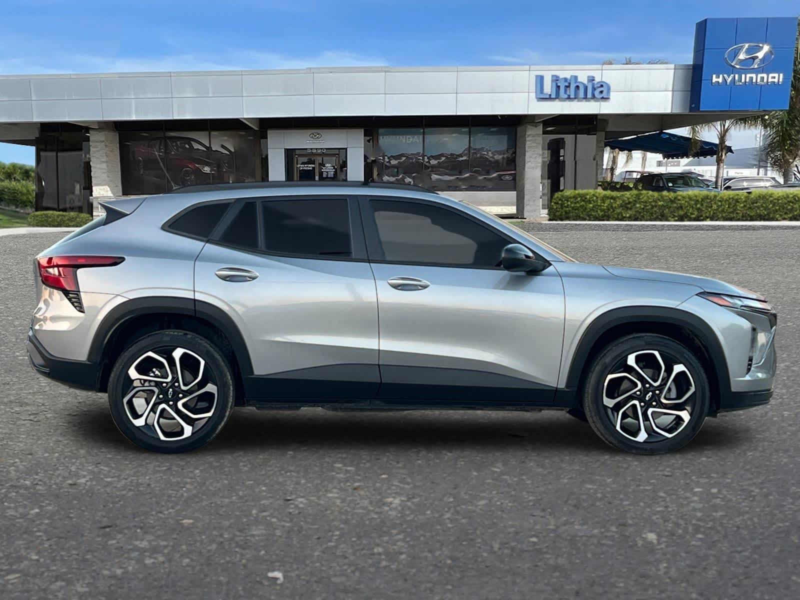 Thumbnail: 2024 Chevrolet Trax - 8