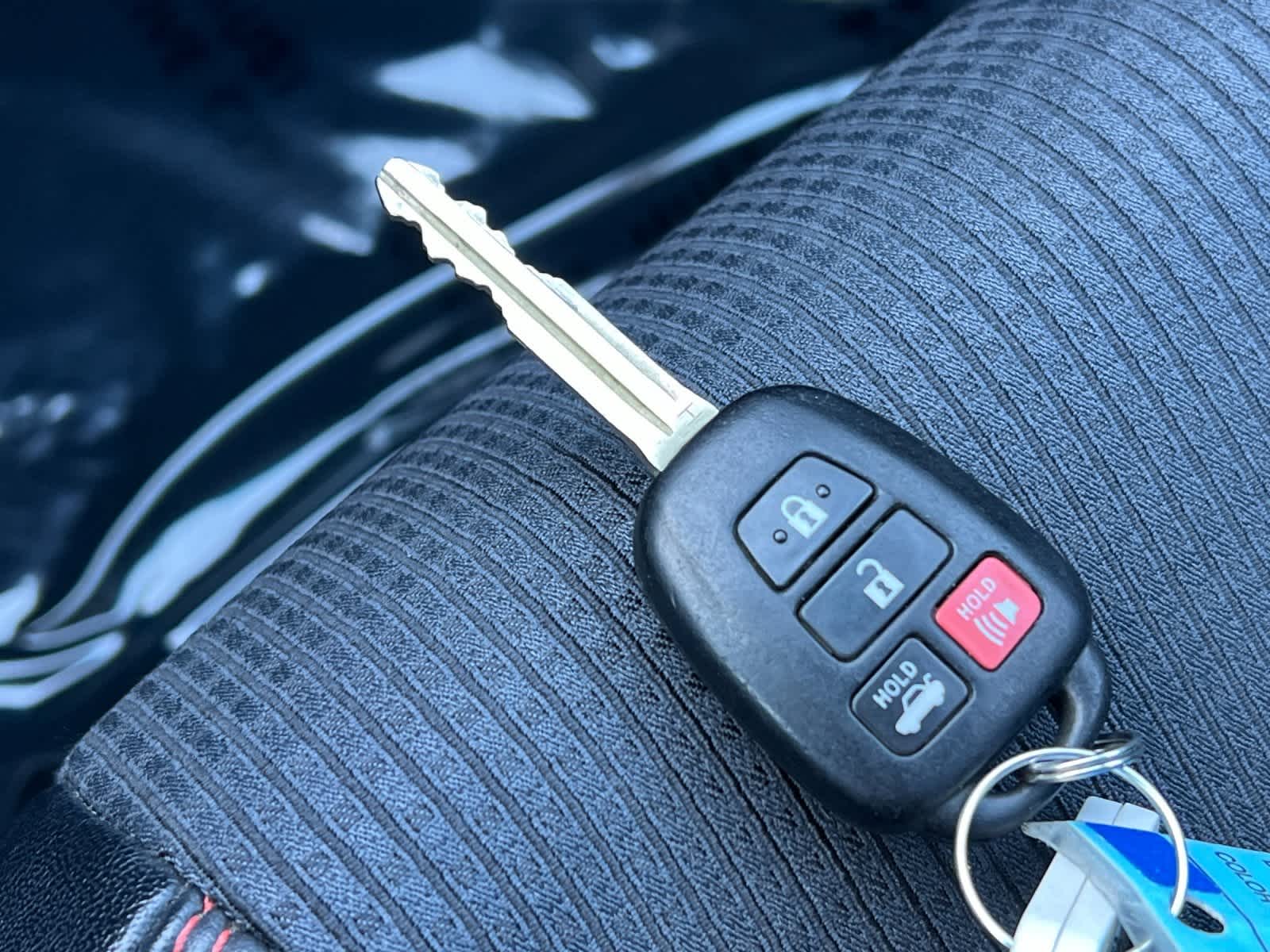 Thumbnail: 2016 Toyota Camry - 27