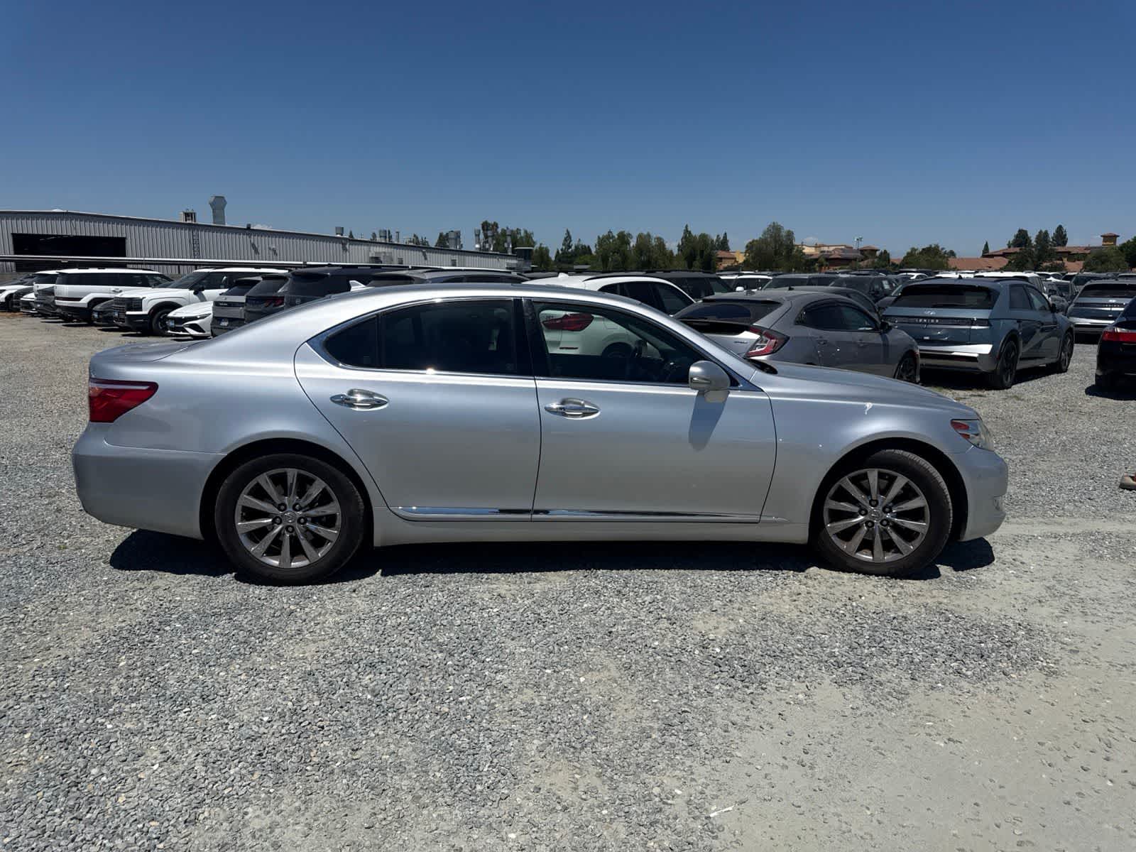 Thumbnail: 2010 Lexus LS - 3