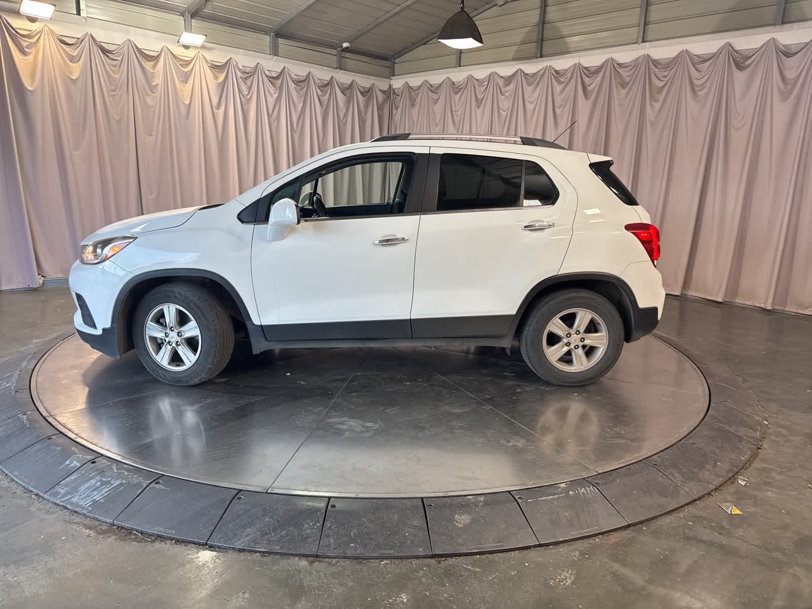 Thumbnail: 2018 Chevrolet Trax - 8