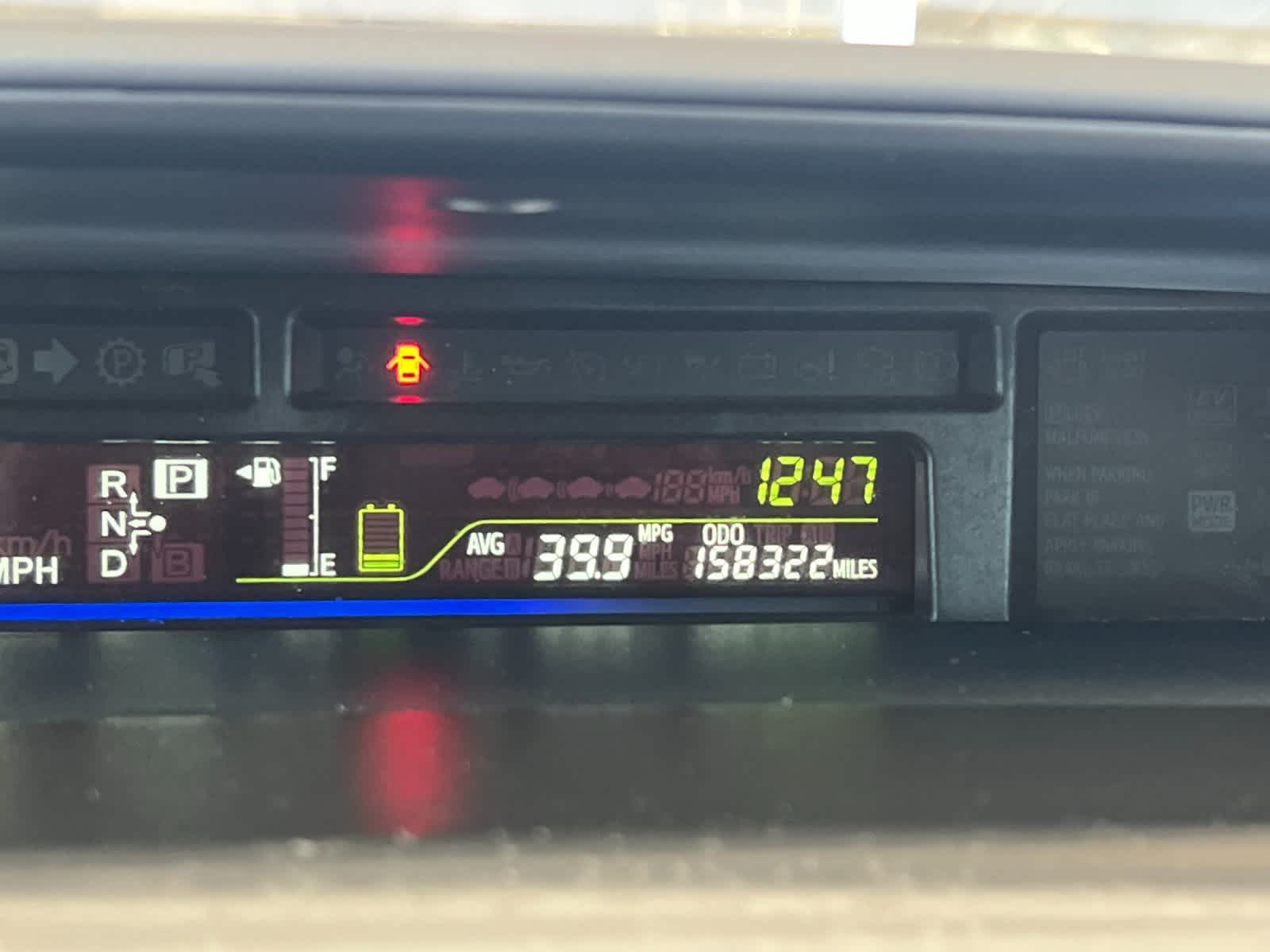 Thumbnail: 2014 Toyota Prius v - 24