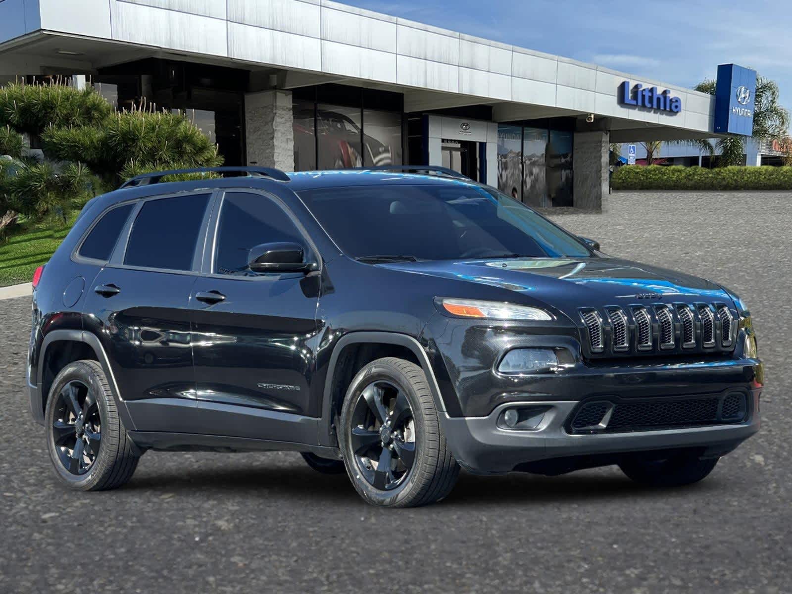 Thumbnail: 2016 Jeep Cherokee - 9