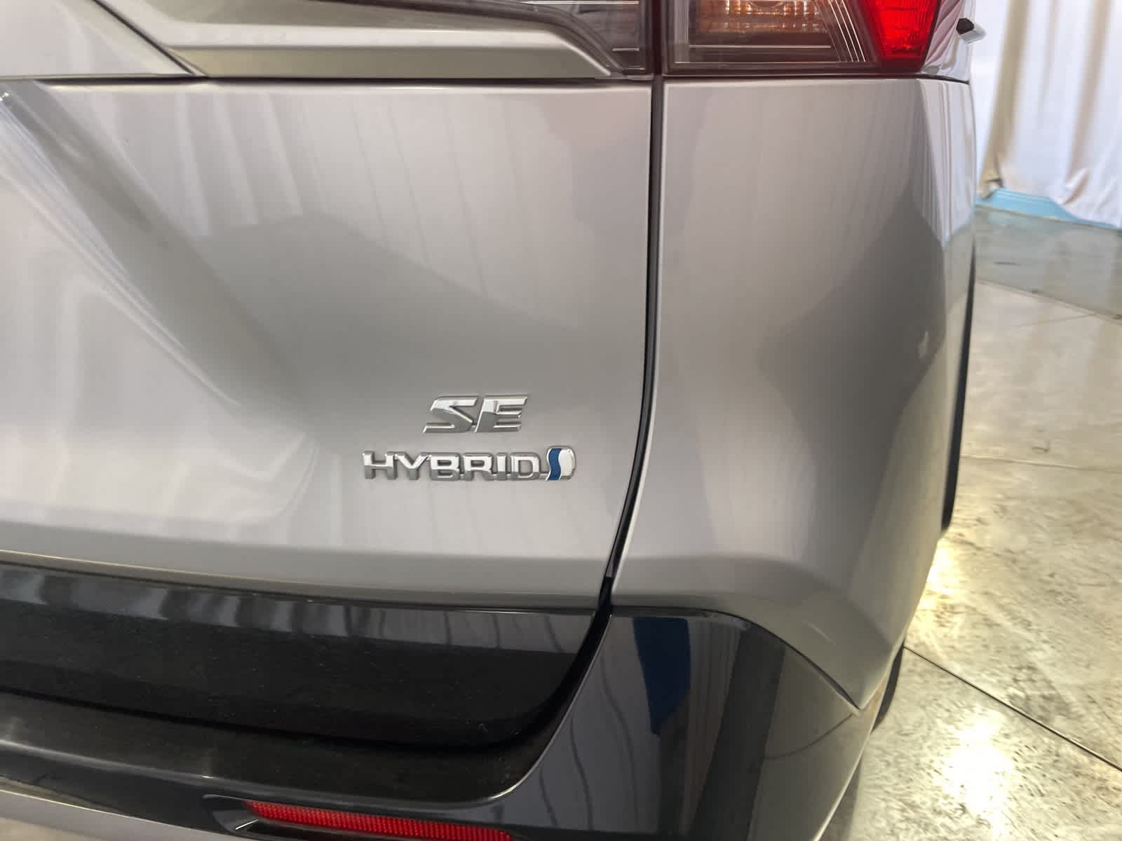 Thumbnail: 2022 Toyota RAV4 - 18