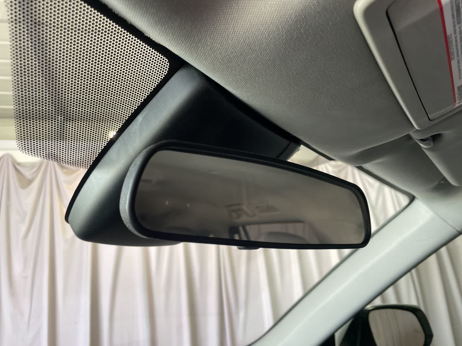 Thumbnail: 2023 Toyota Highlander - 27