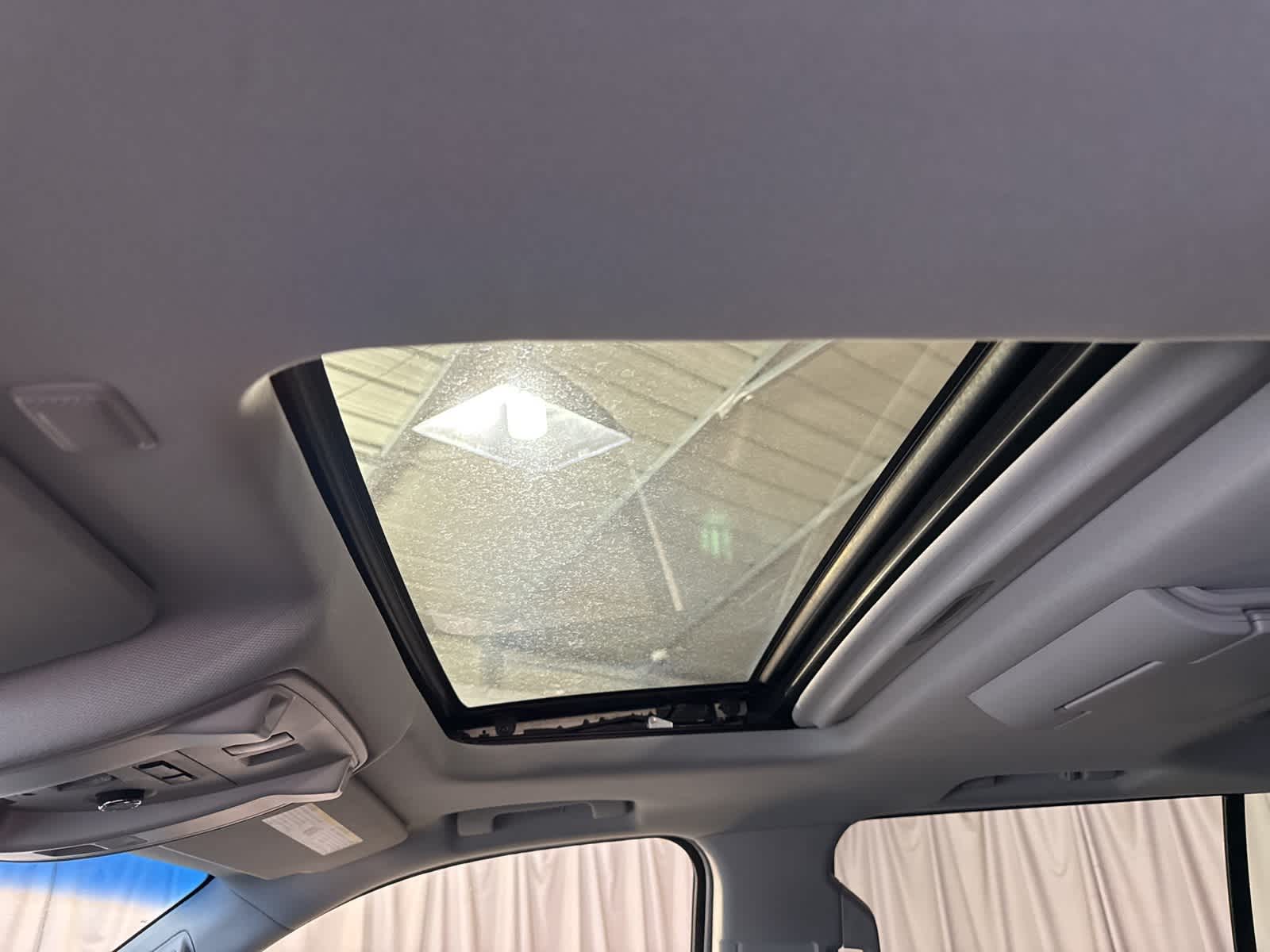 Thumbnail: 2015 Cadillac Escalade - 27