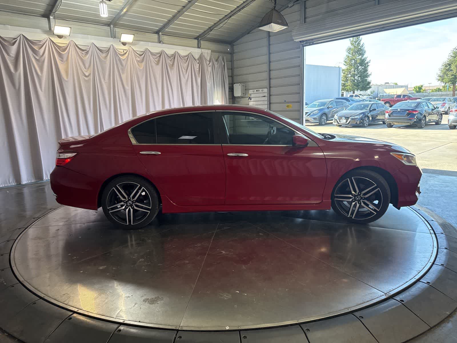 Thumbnail: 2017 Honda Accord - 4