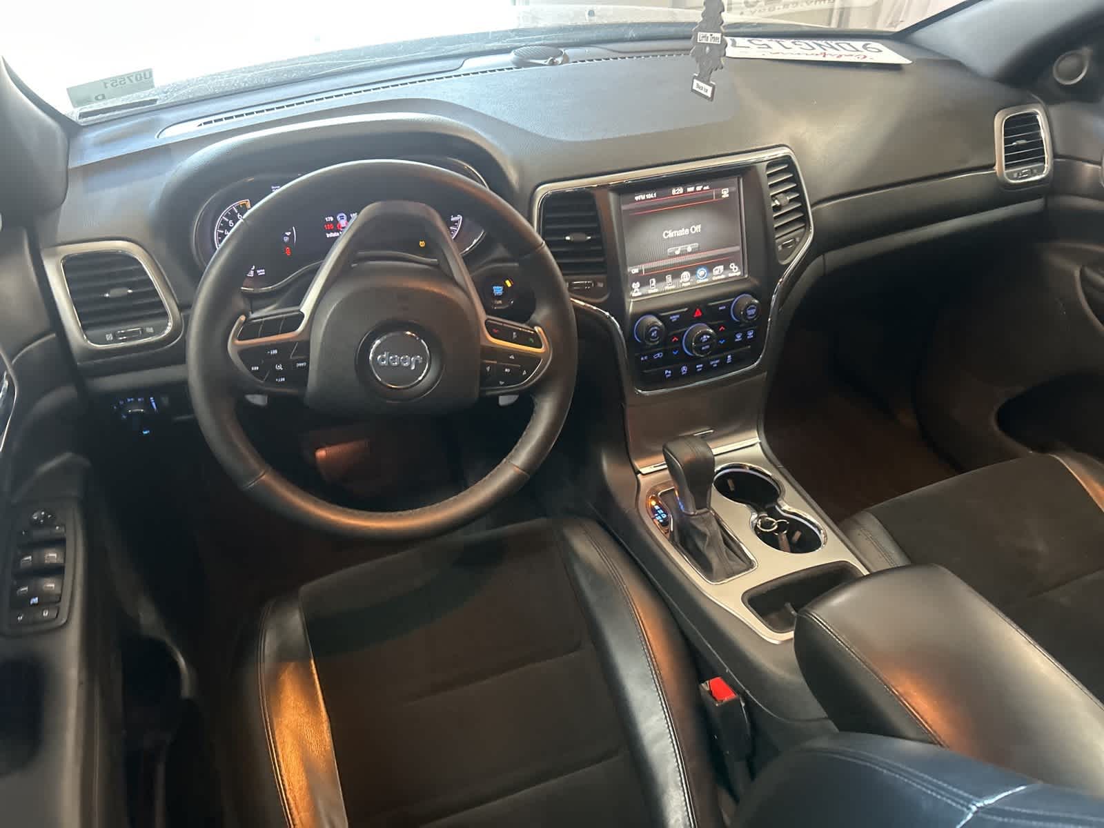 Thumbnail: 2017 Jeep Grand Cherokee - 23